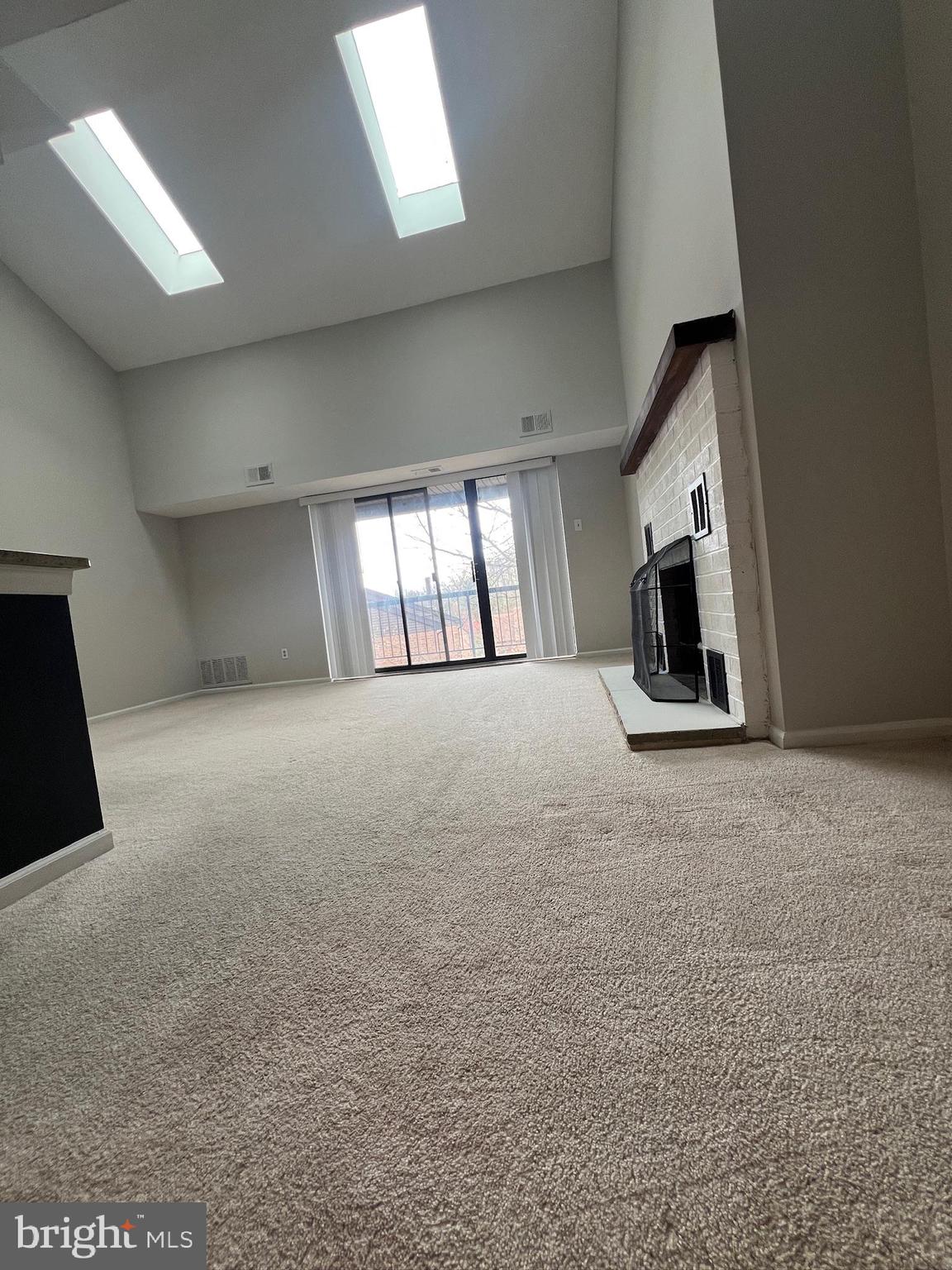 EAGLES RIDGE - Residential Lease