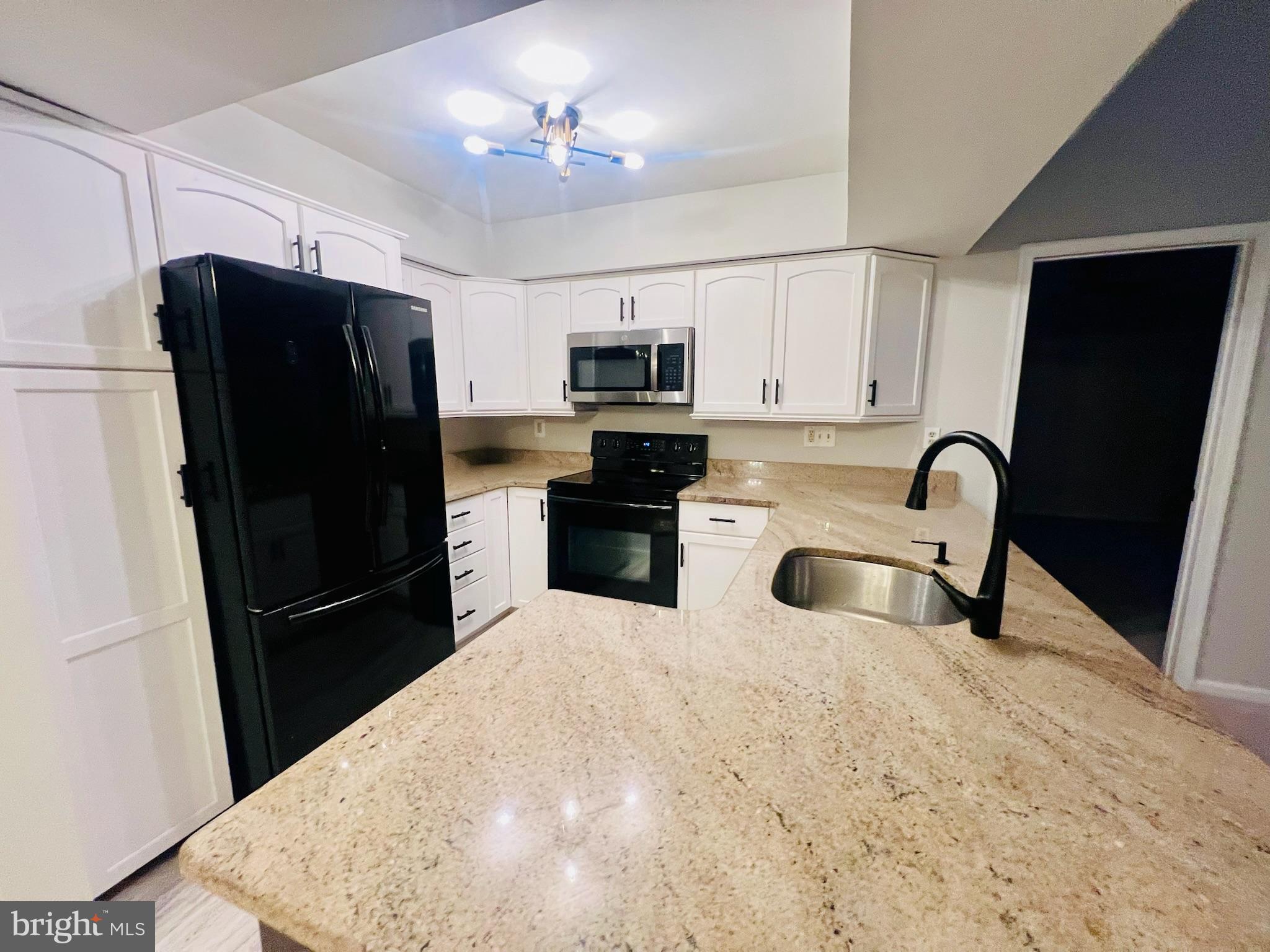 EAGLES RIDGE - Residential Lease