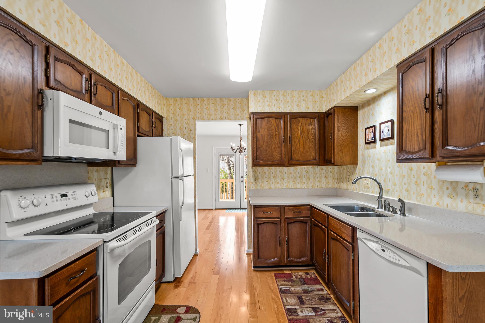 LAKEWOOD HILLS - Residential