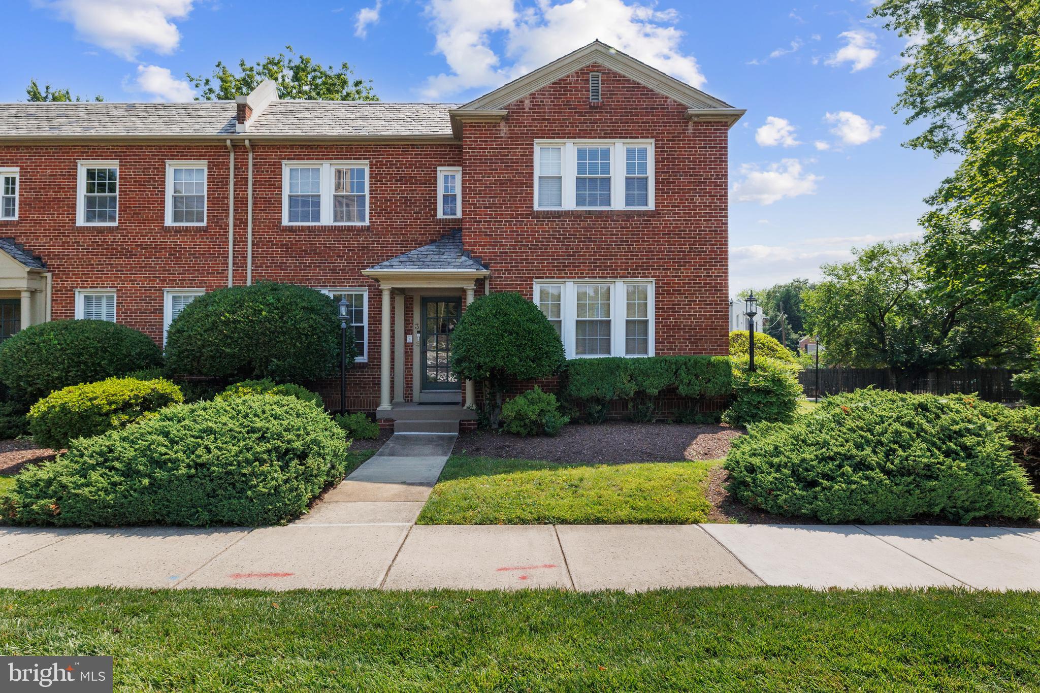 3 RUSSELL ROAD 3B