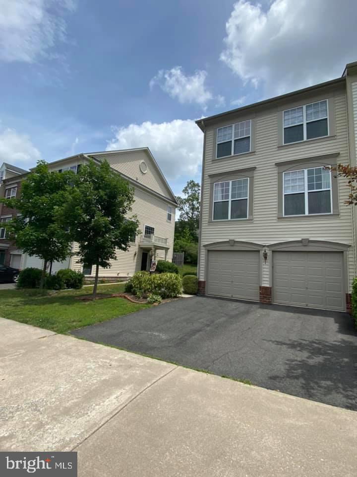 PEMBROOKE - Residential Lease