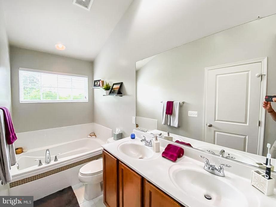 PEMBROOKE - Residential Lease