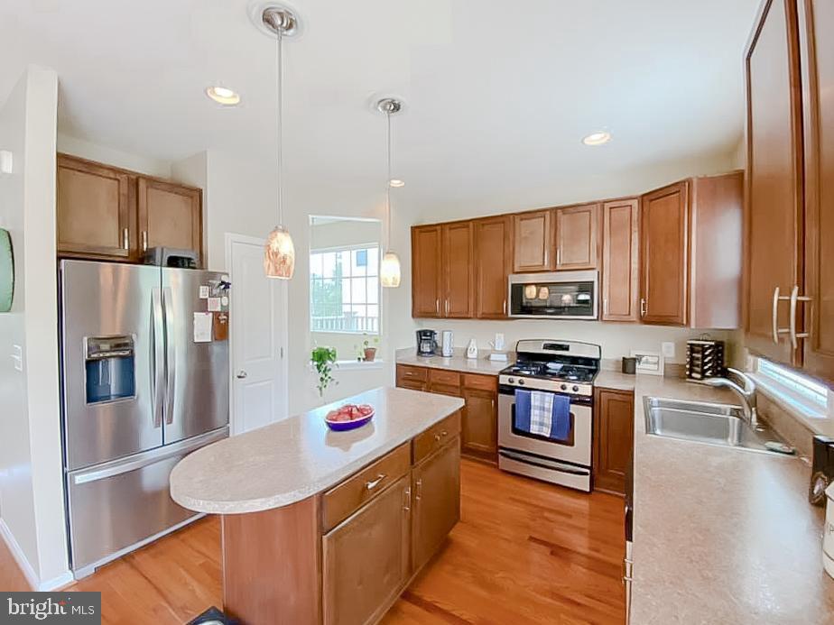 PEMBROOKE - Residential Lease