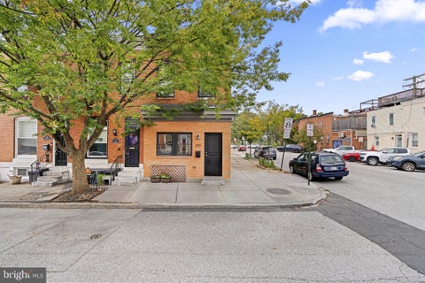 Townhouse For Rent - 300 S Robinson Street<br/> BALTIMORE, MD 21224