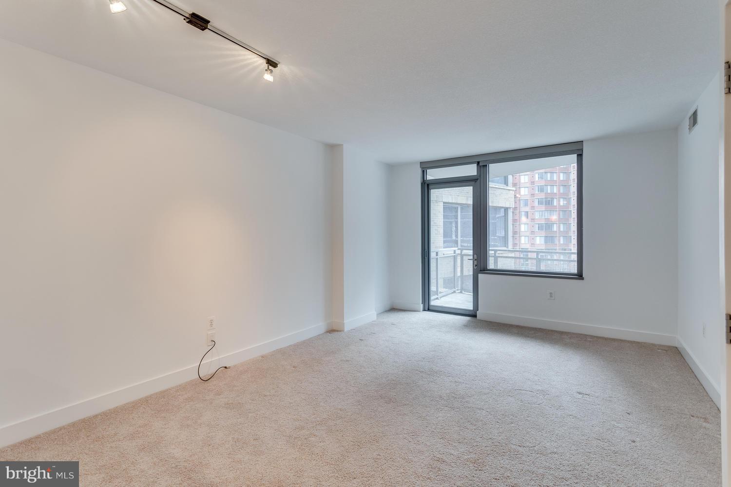 COURTHOUSE - Residential