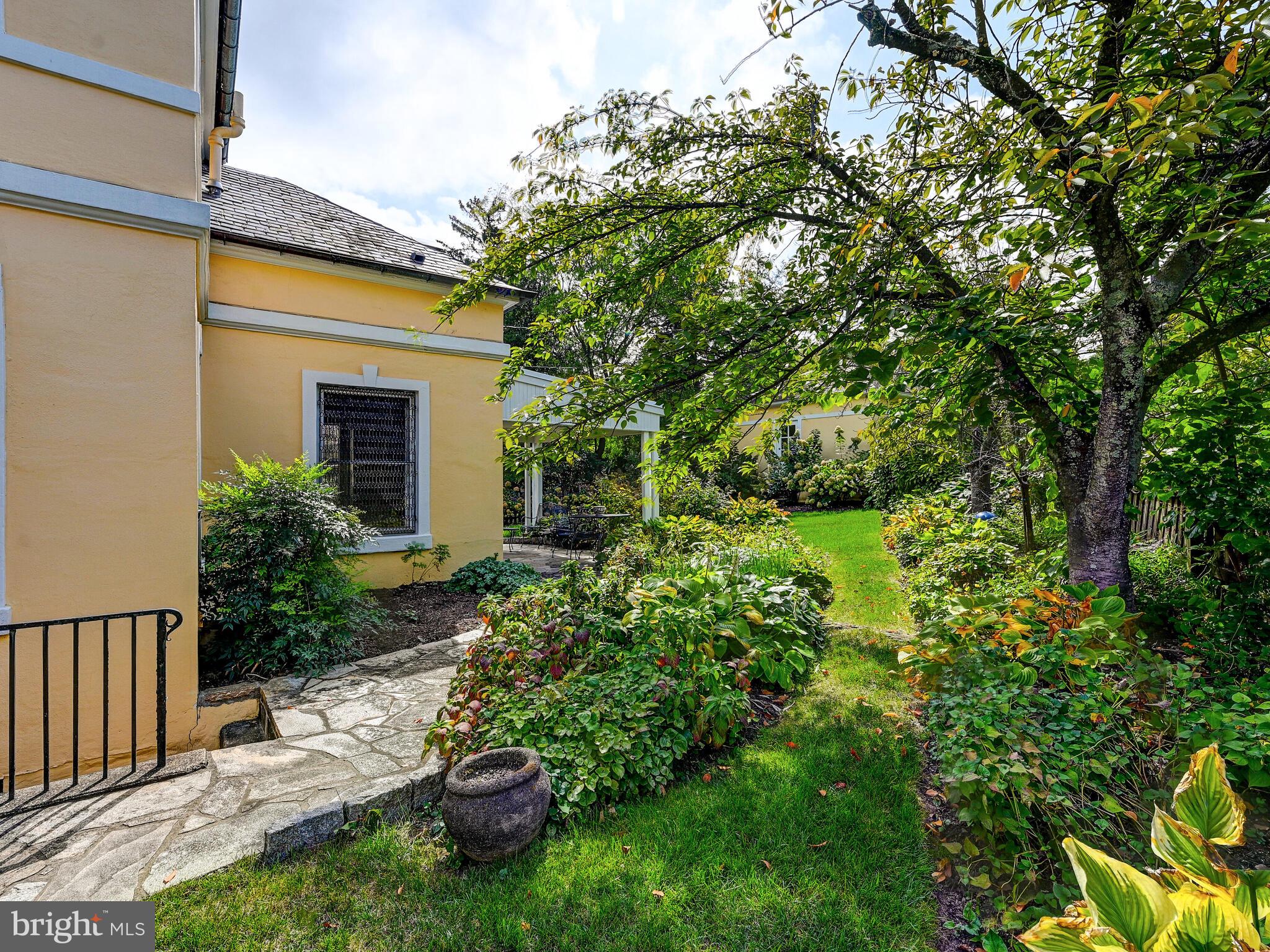 HOMELAND HISTORIC DISTRICT - Residential