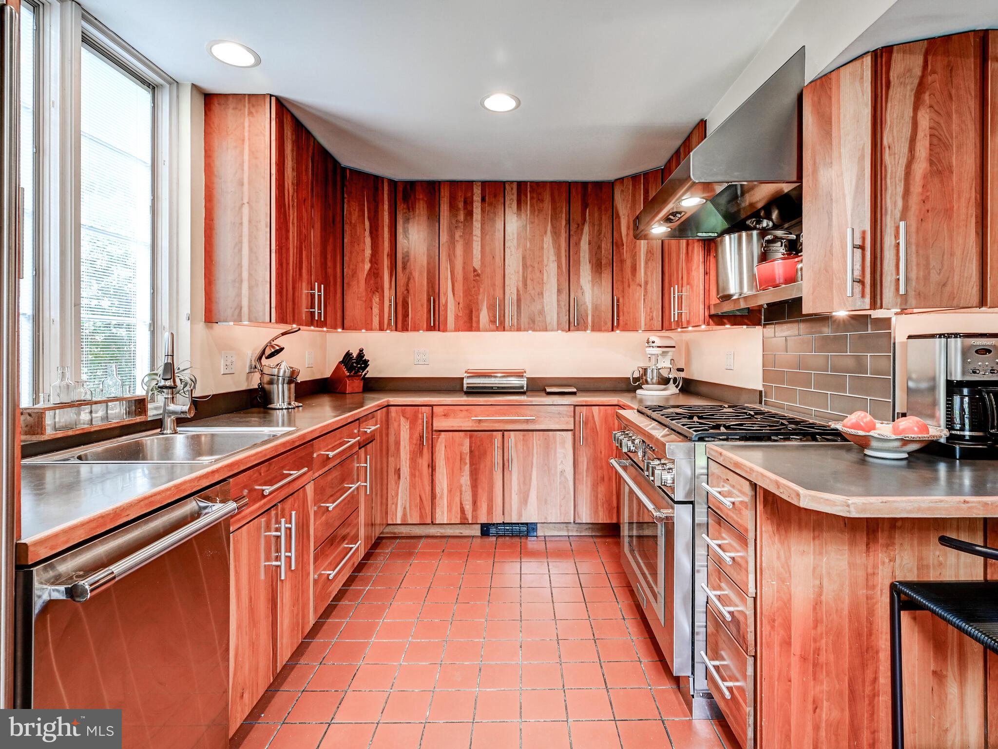 HOMELAND HISTORIC DISTRICT - Residential