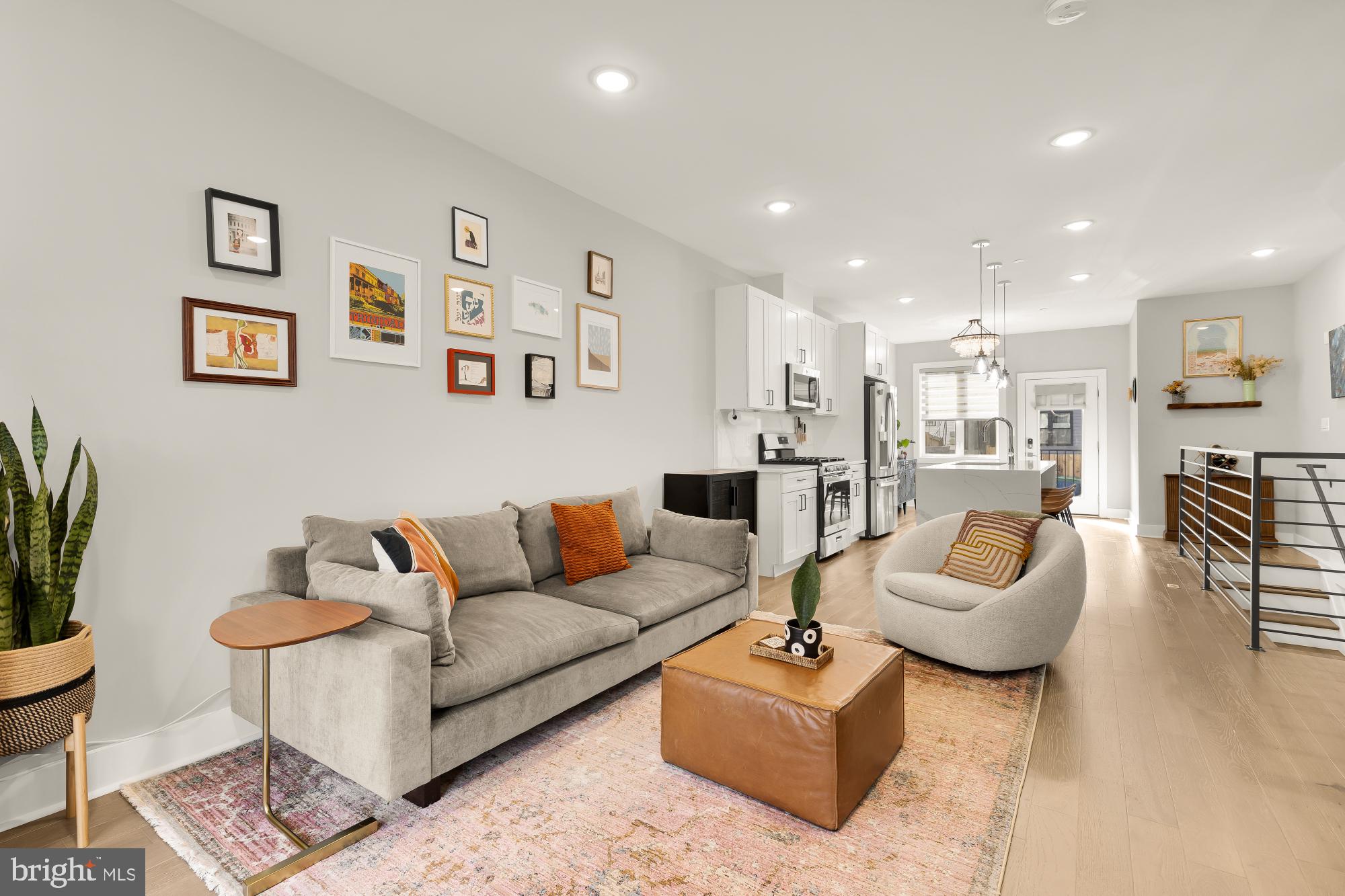 1105 QUEEN STREET NE 1