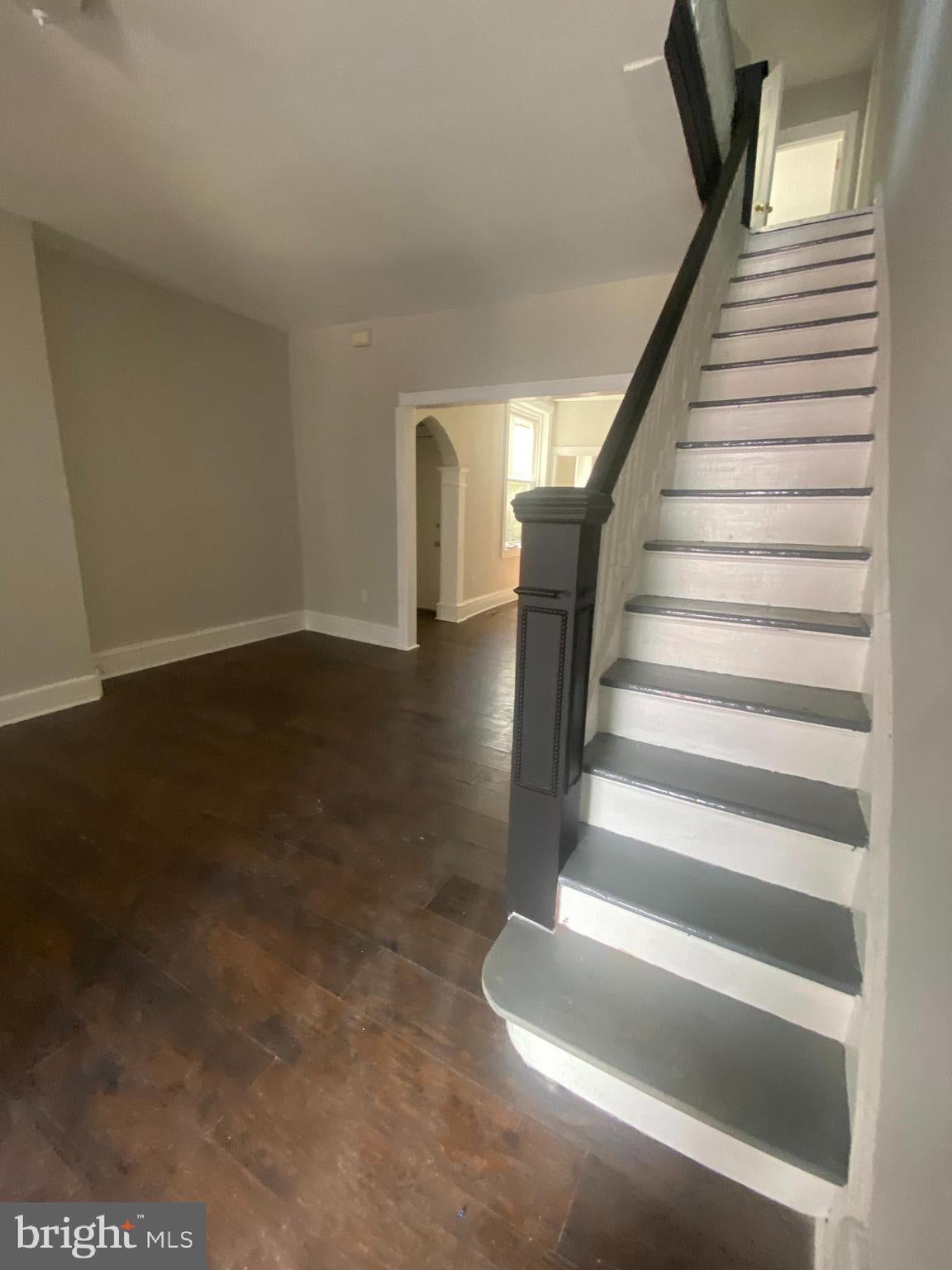 139 W HANSBERRY STREET