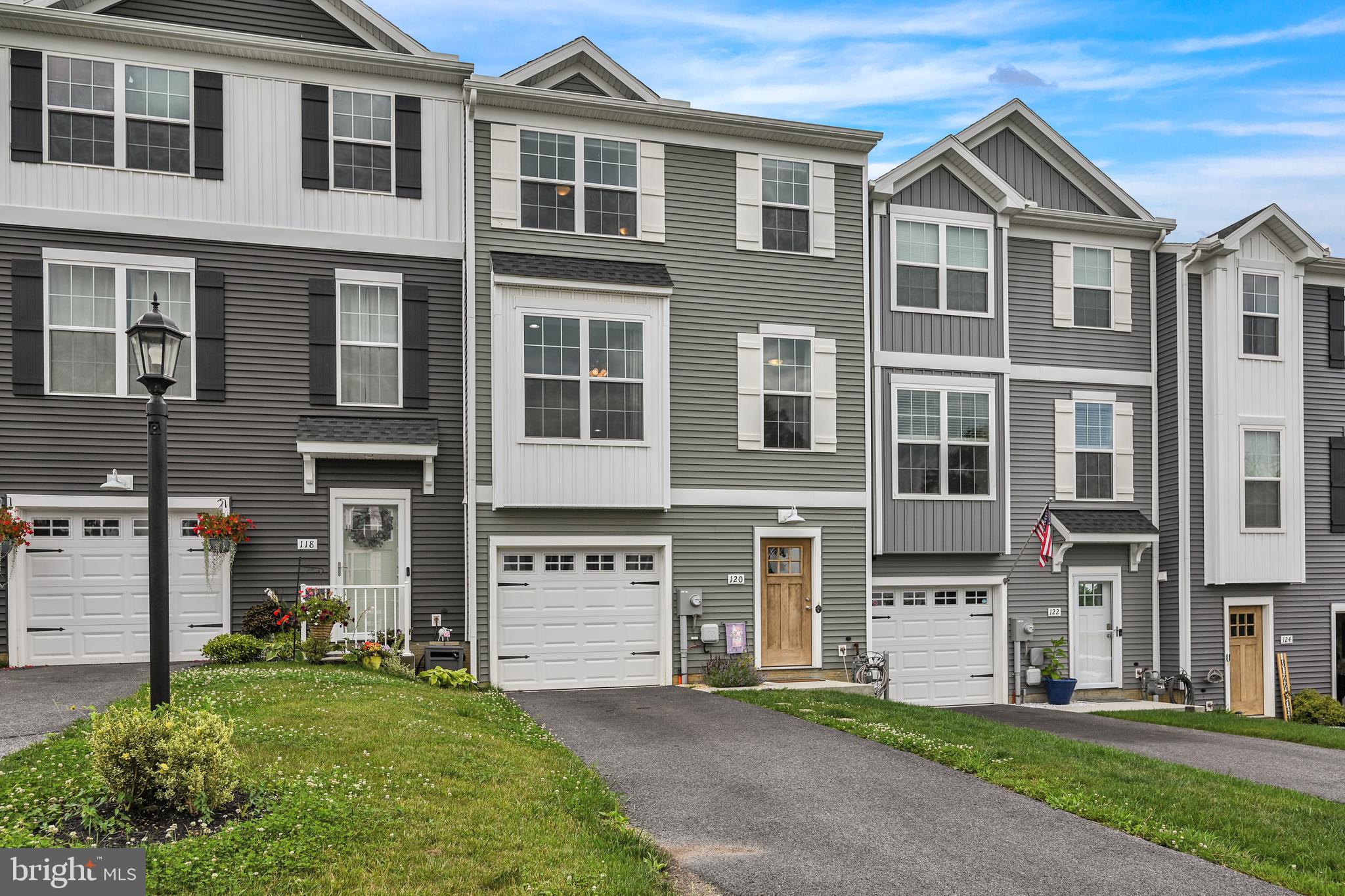 BROOKSIDE TOWNHOMES - Residential