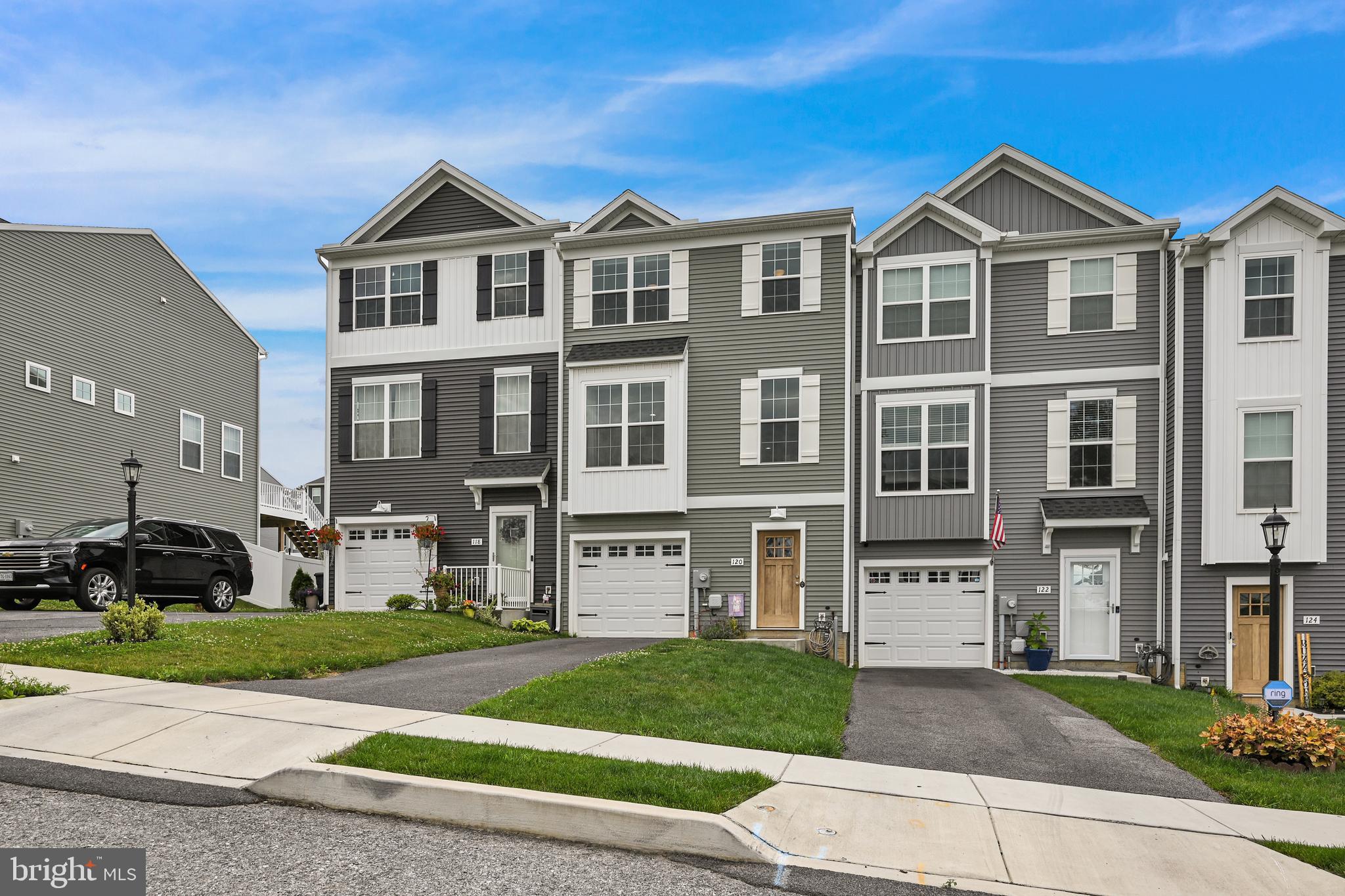 BROOKSIDE TOWNHOMES - Residential