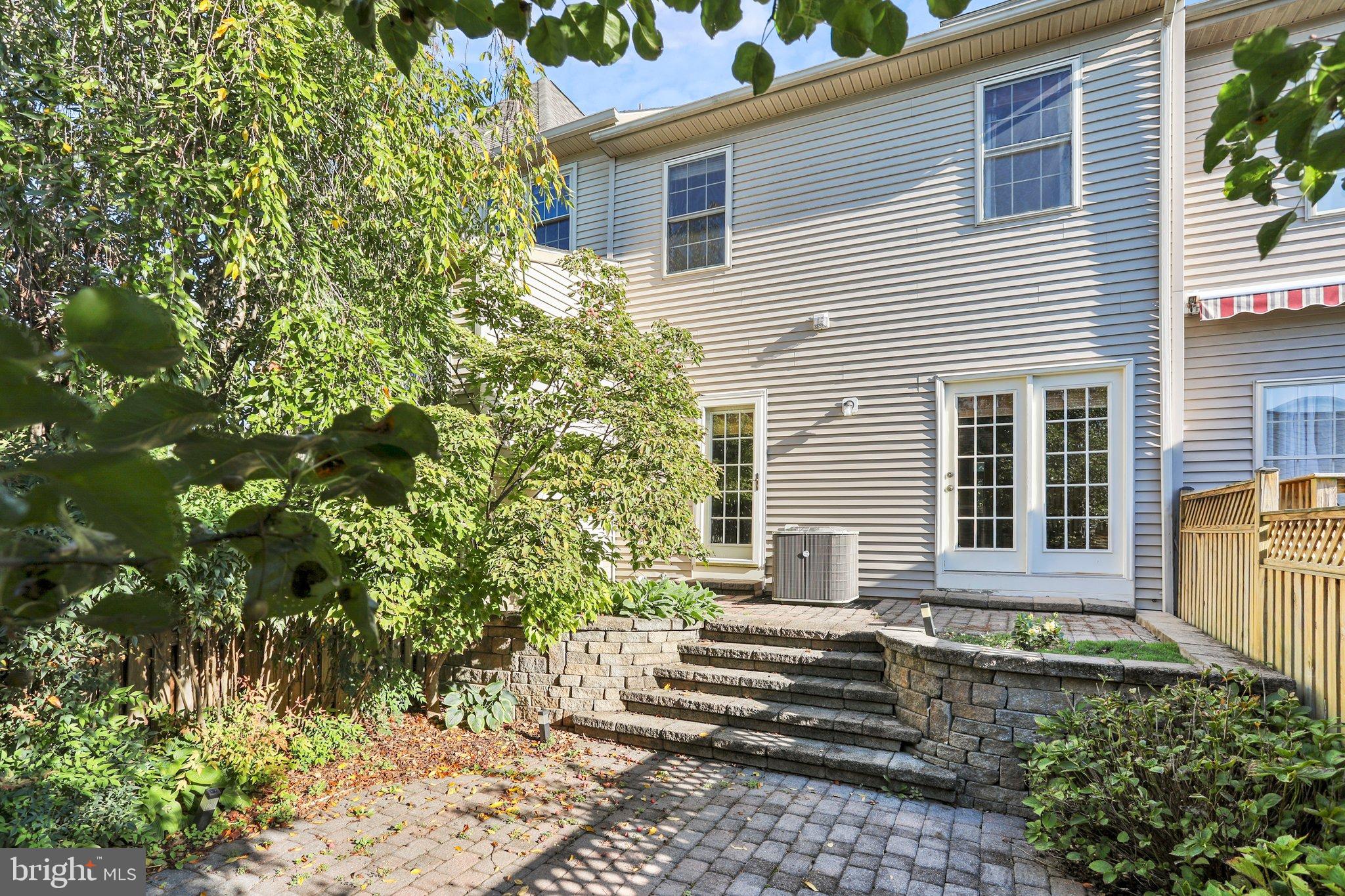 2537 WATERSIDE DRIVE