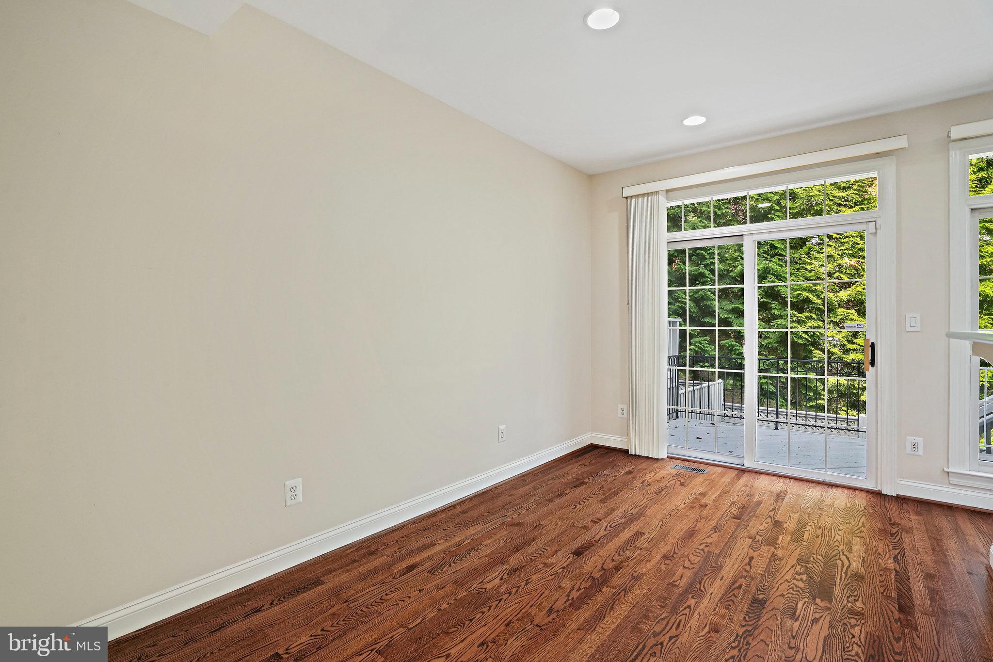 PALISADES PARK - Residential Lease