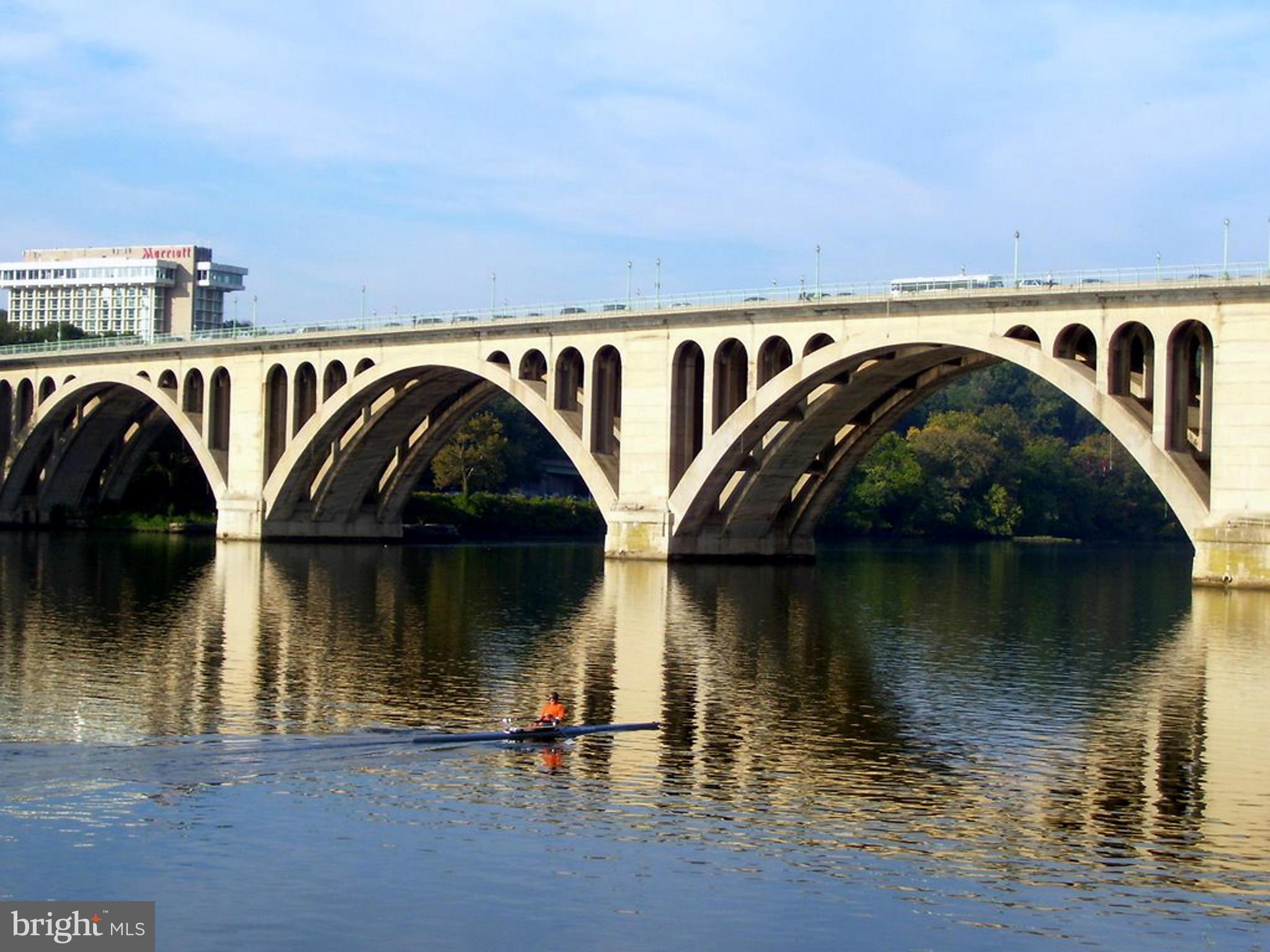 PALISADES PARK - Residential Lease