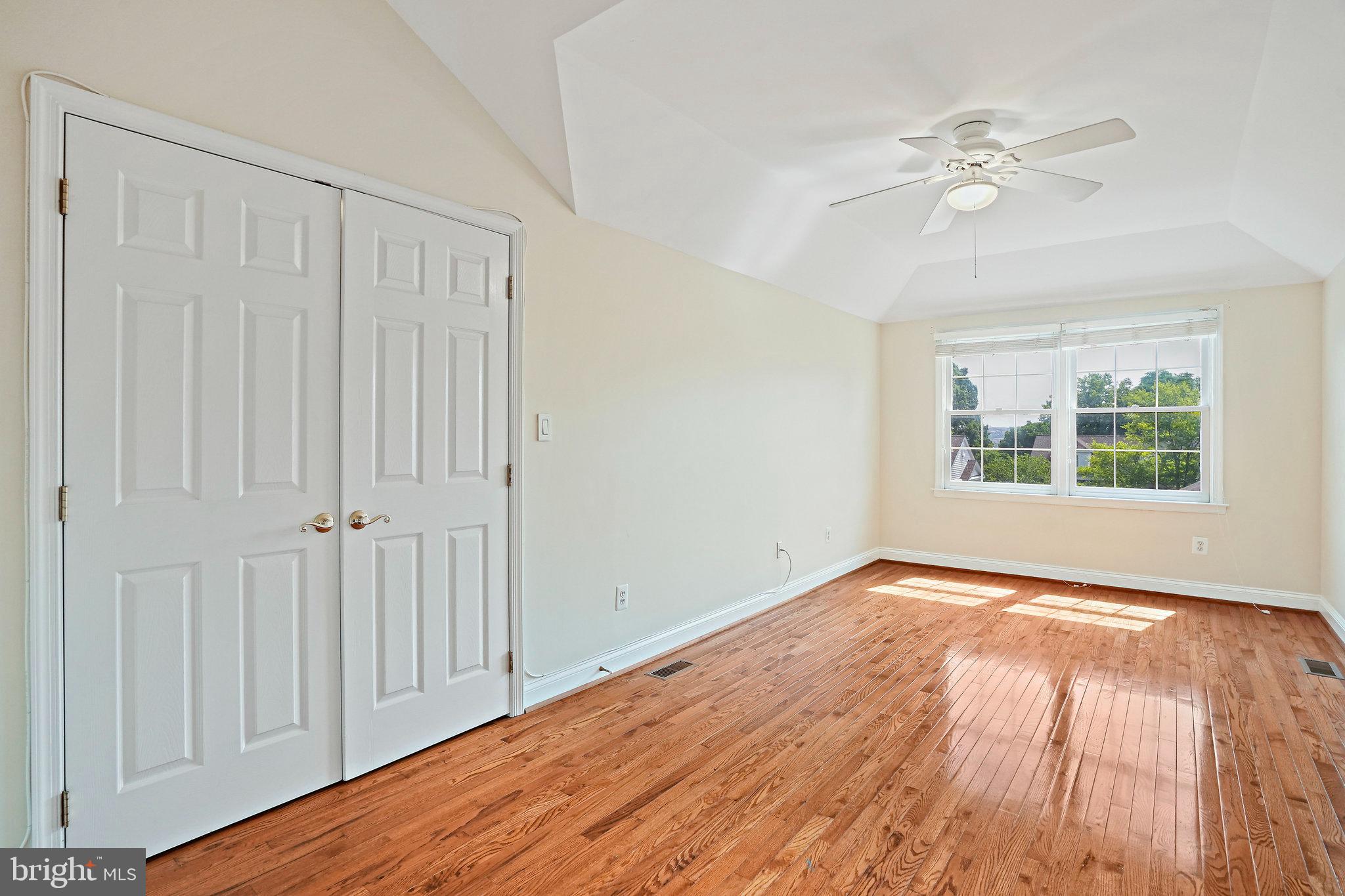 PALISADES PARK - Residential Lease