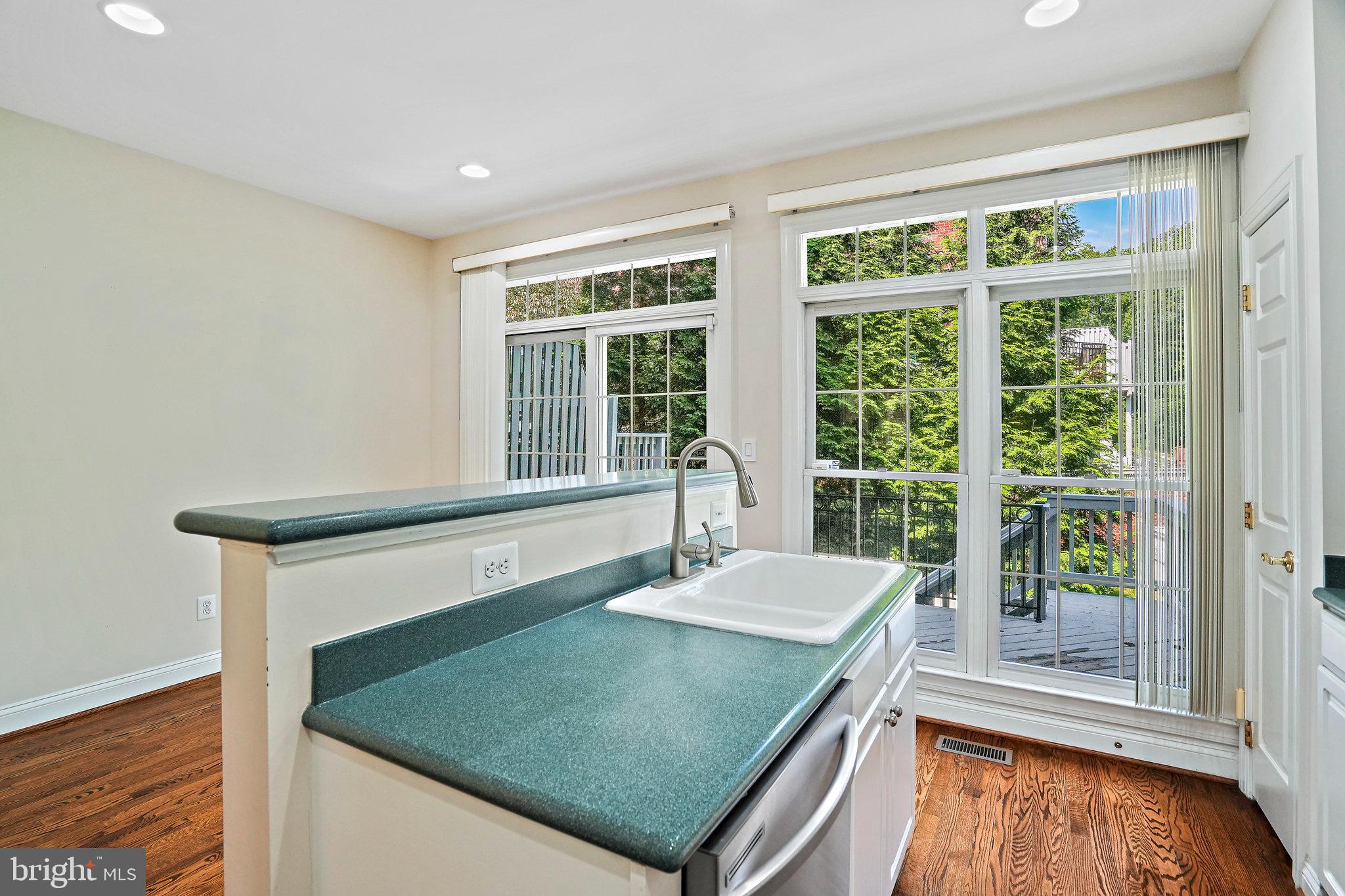 PALISADES PARK - Residential Lease