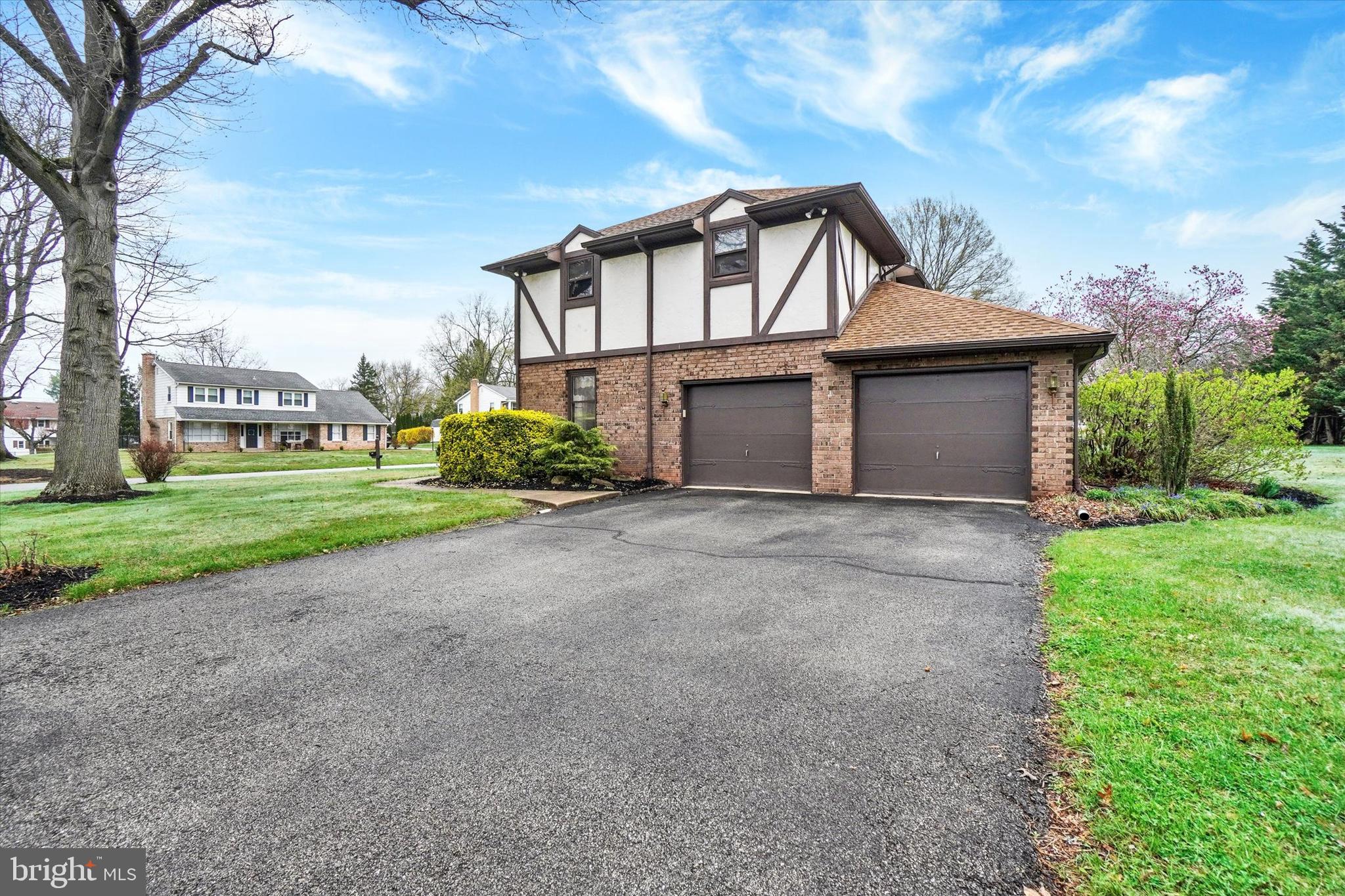 OUTDOOR COUNTRY CLUB - Residential