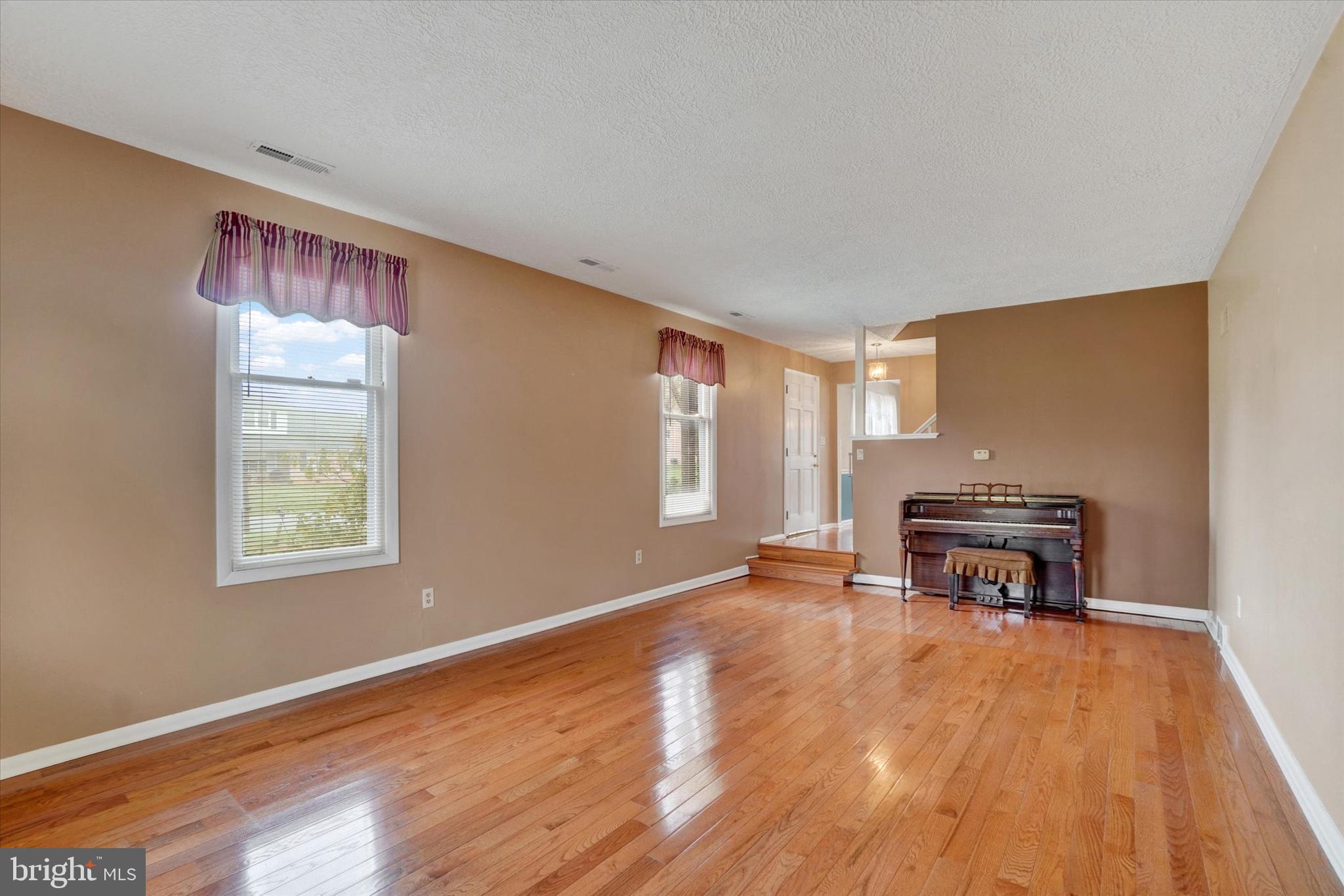 OUTDOOR COUNTRY CLUB - Residential