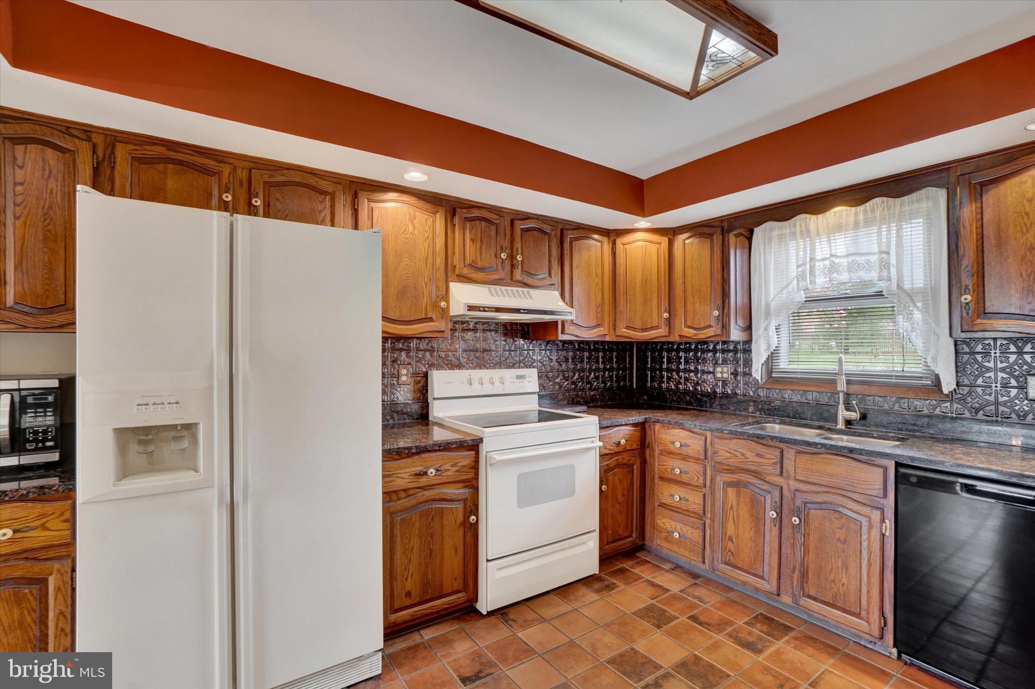 OUTDOOR COUNTRY CLUB - Residential