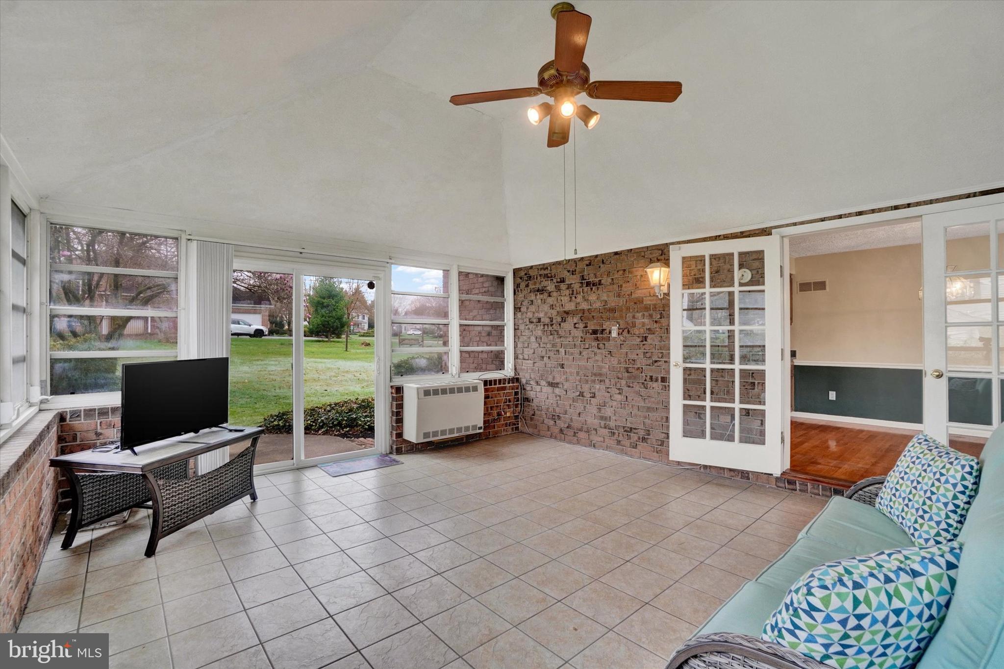 OUTDOOR COUNTRY CLUB - Residential