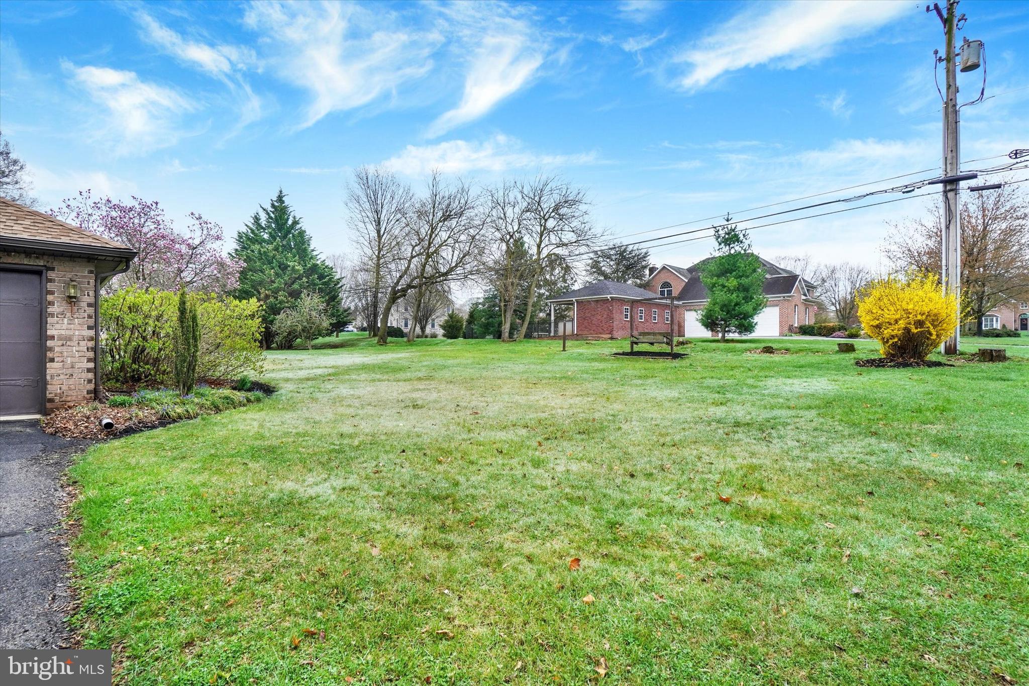 OUTDOOR COUNTRY CLUB - Residential