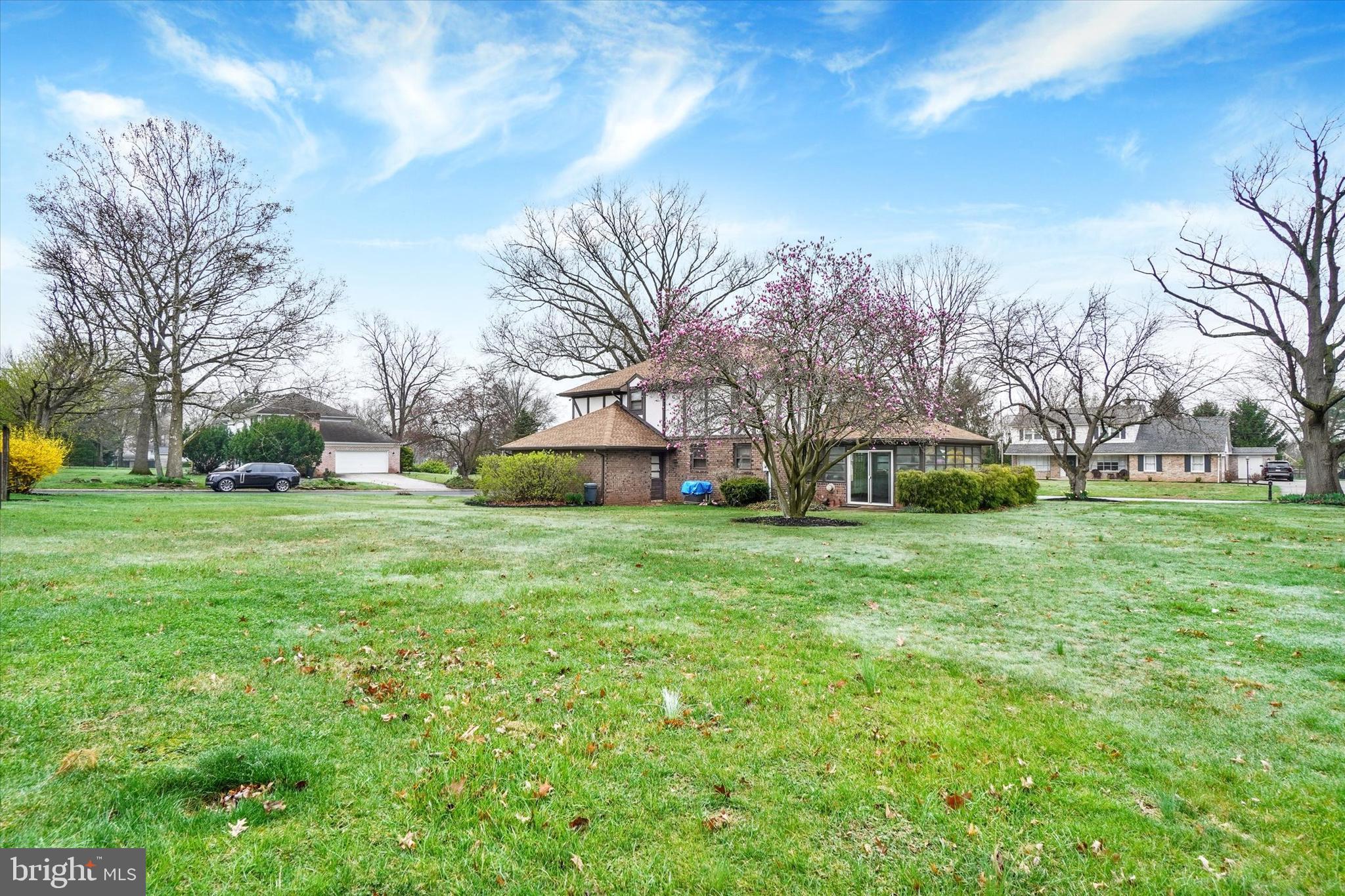 OUTDOOR COUNTRY CLUB - Residential