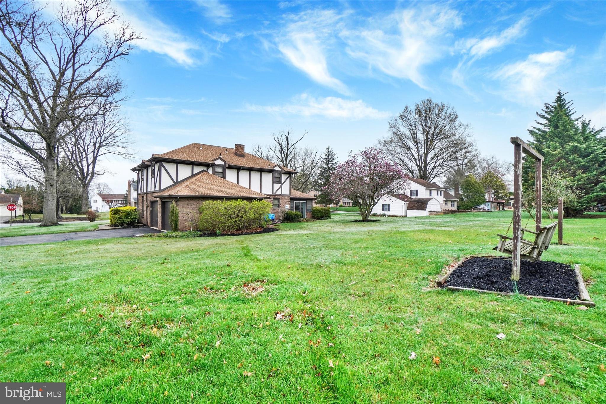 OUTDOOR COUNTRY CLUB - Residential