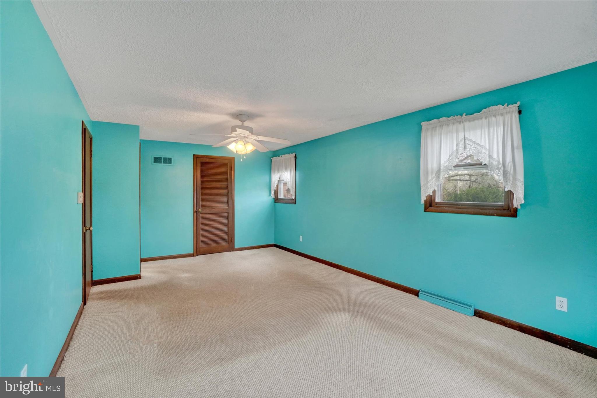 OUTDOOR COUNTRY CLUB - Residential