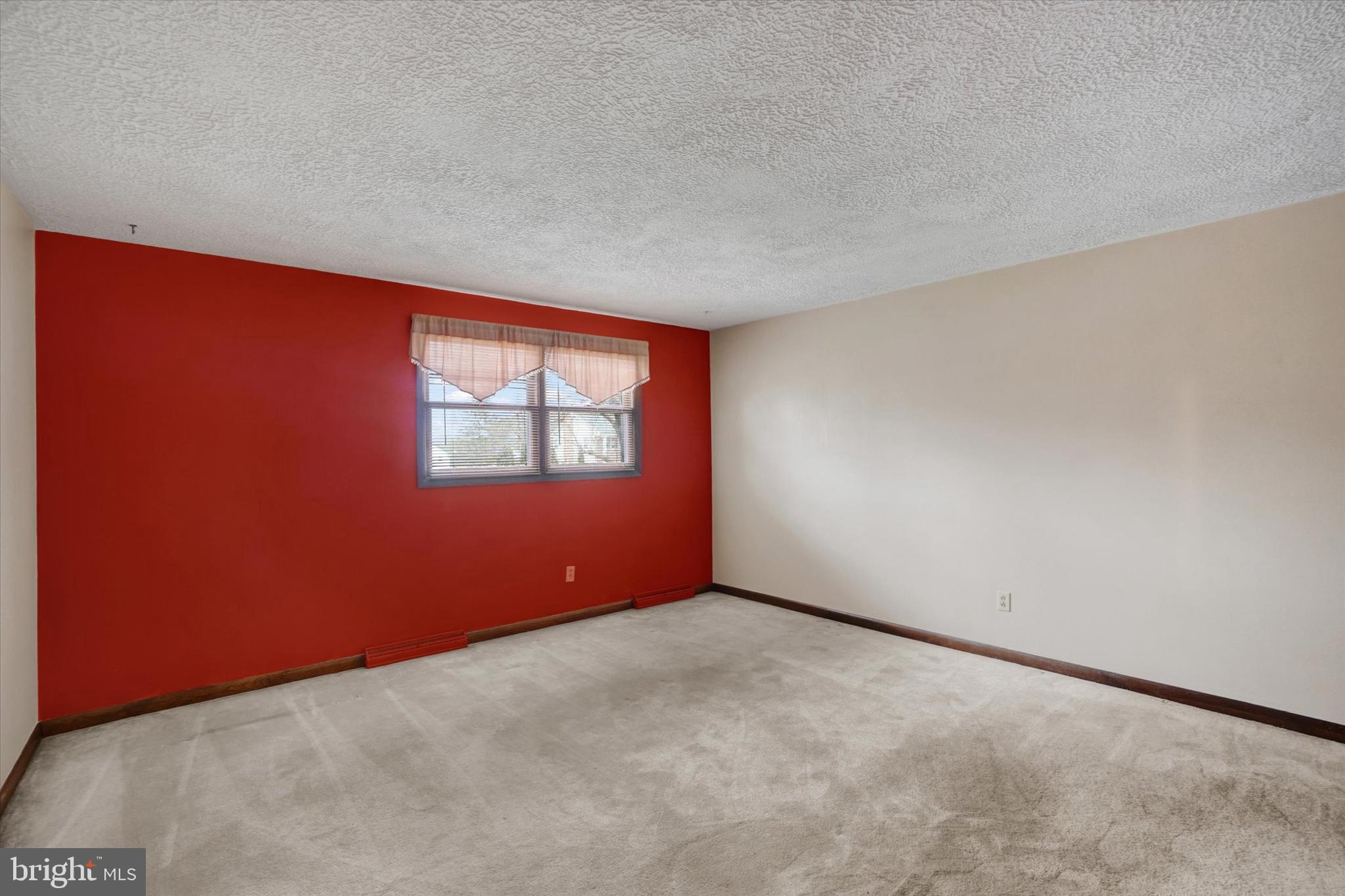 OUTDOOR COUNTRY CLUB - Residential