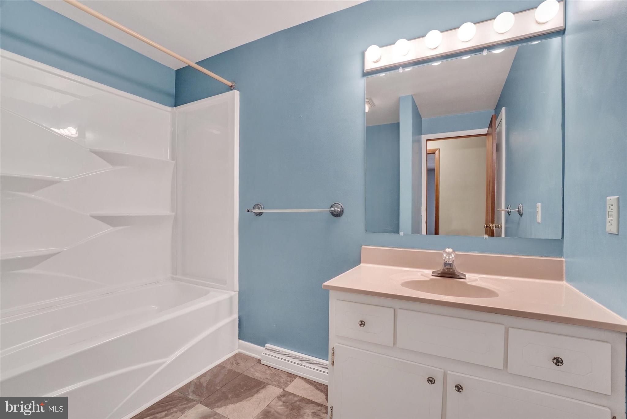 OUTDOOR COUNTRY CLUB - Residential