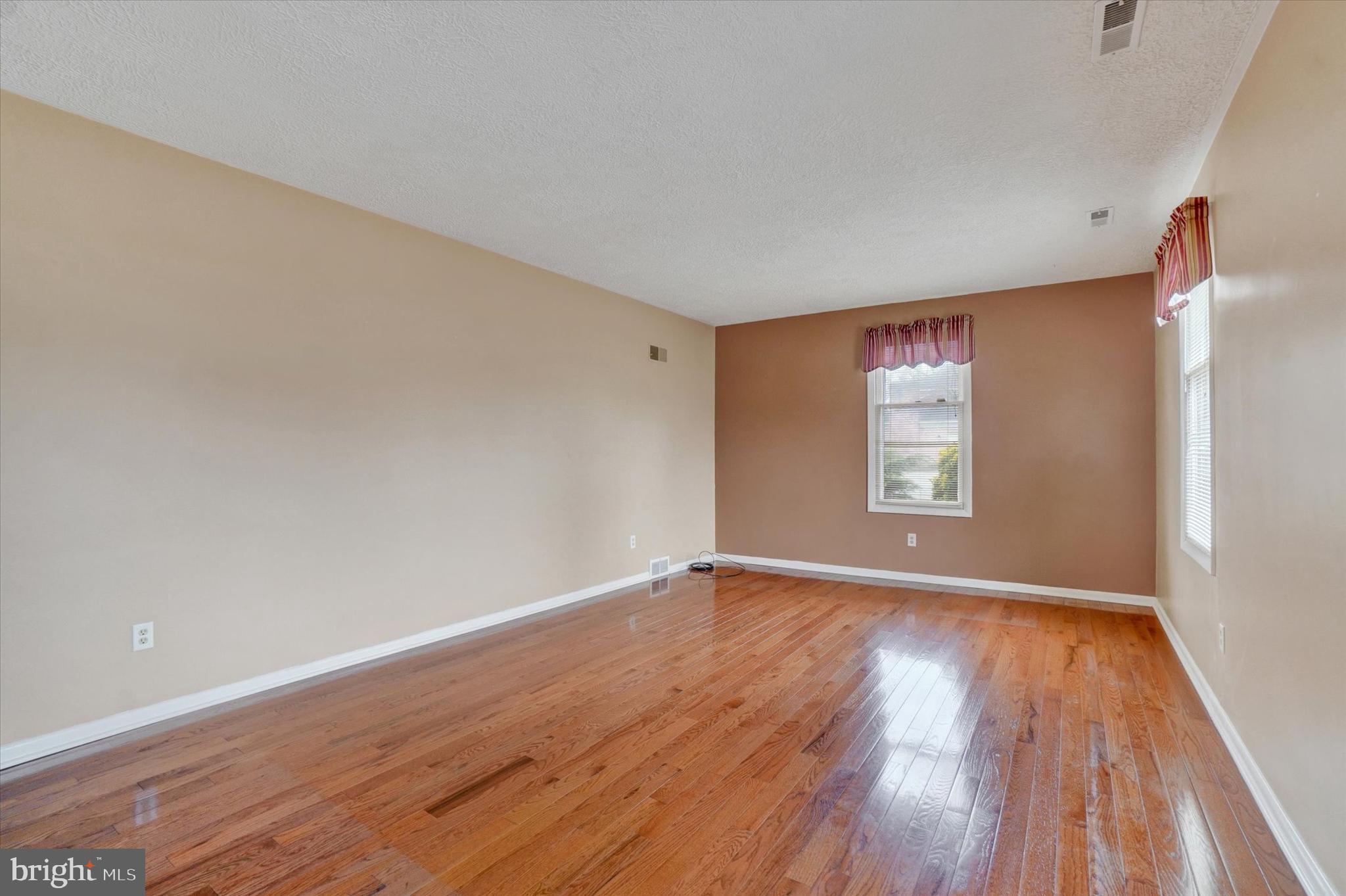 OUTDOOR COUNTRY CLUB - Residential