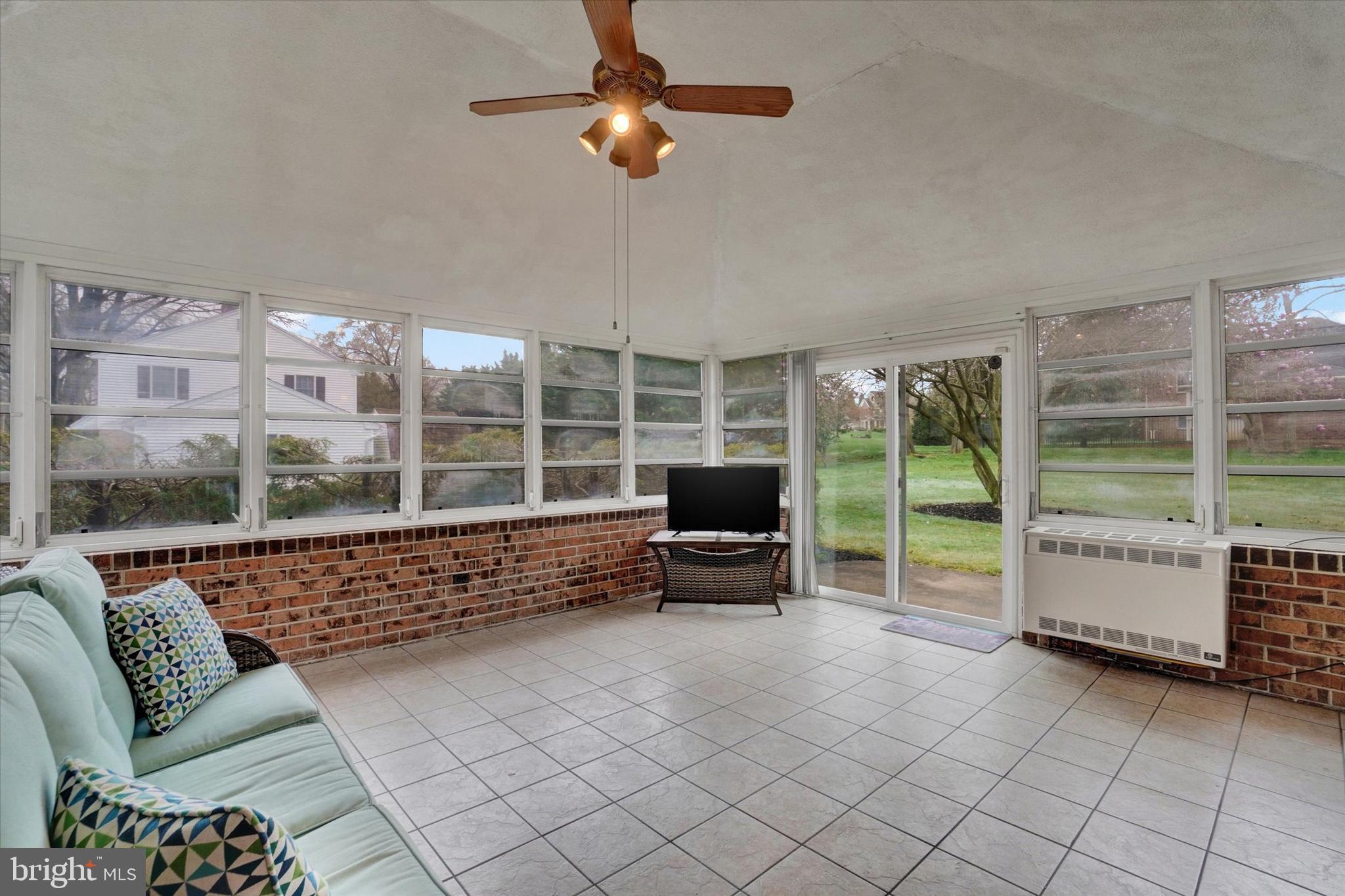 OUTDOOR COUNTRY CLUB - Residential