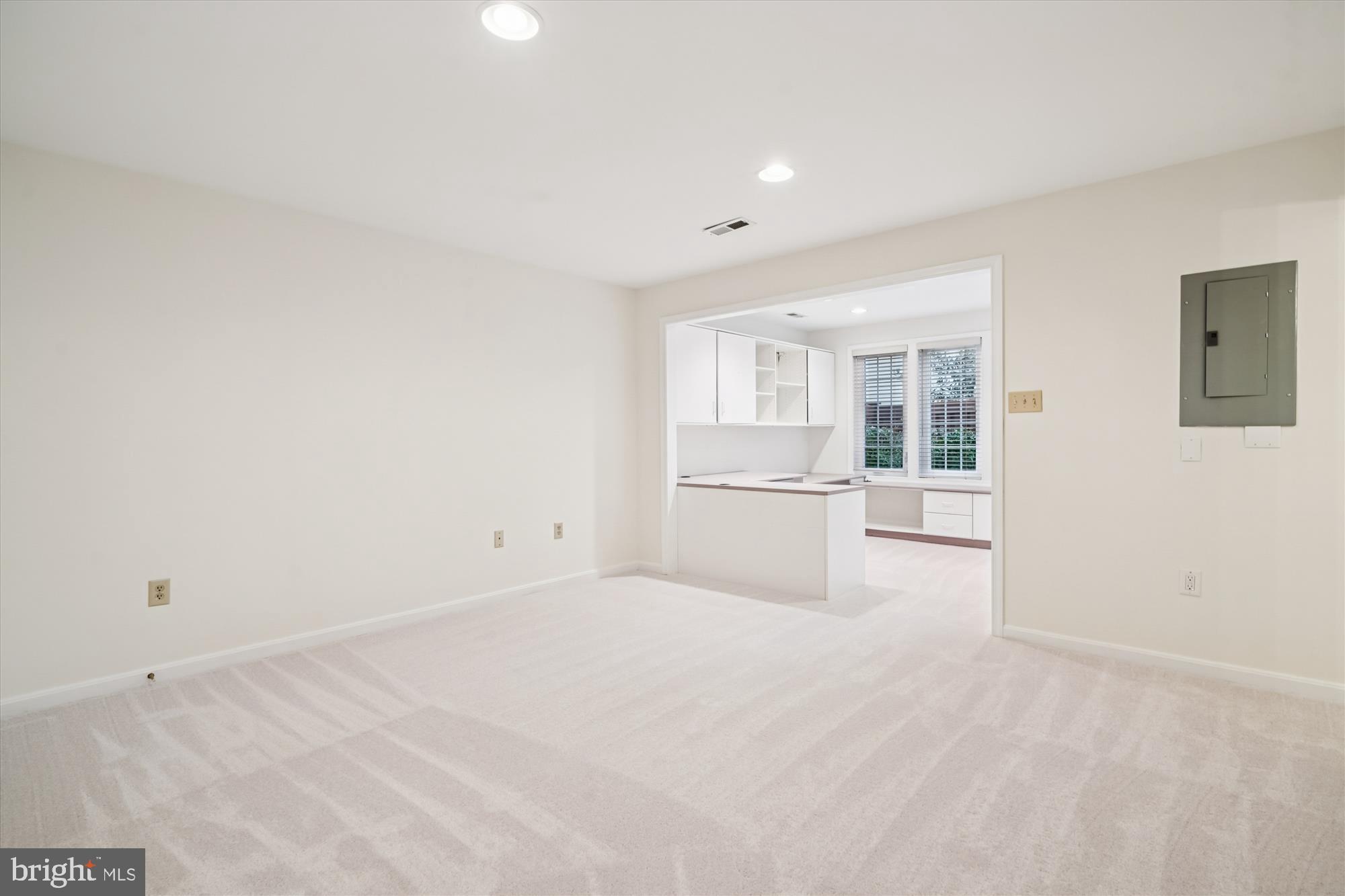 RANDOM HILLS LAND BAY - Residential