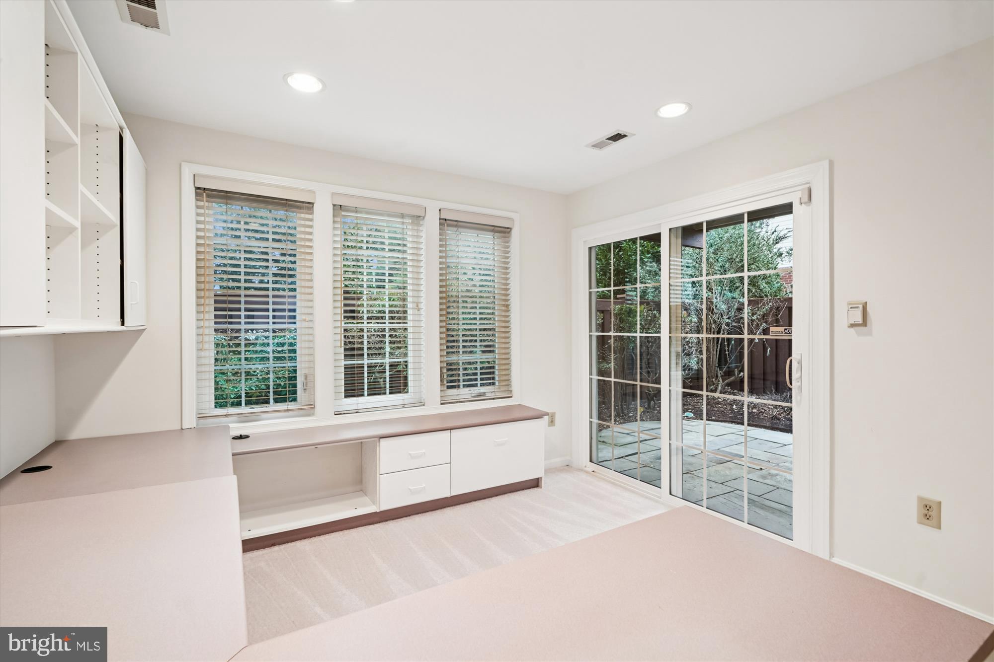 RANDOM HILLS LAND BAY - Residential