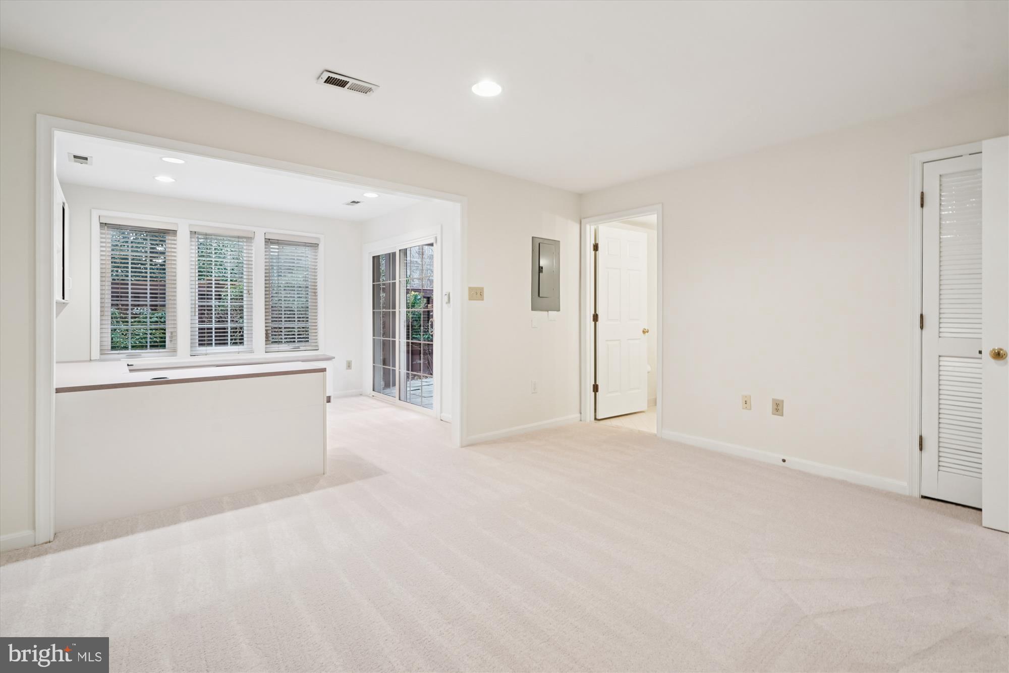 RANDOM HILLS LAND BAY - Residential