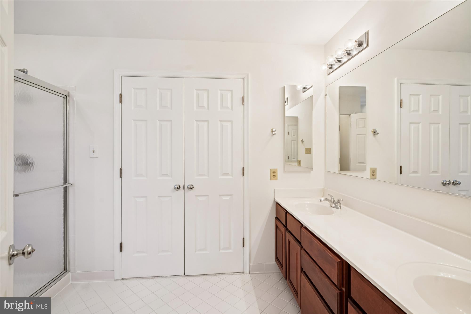 RANDOM HILLS LAND BAY - Residential