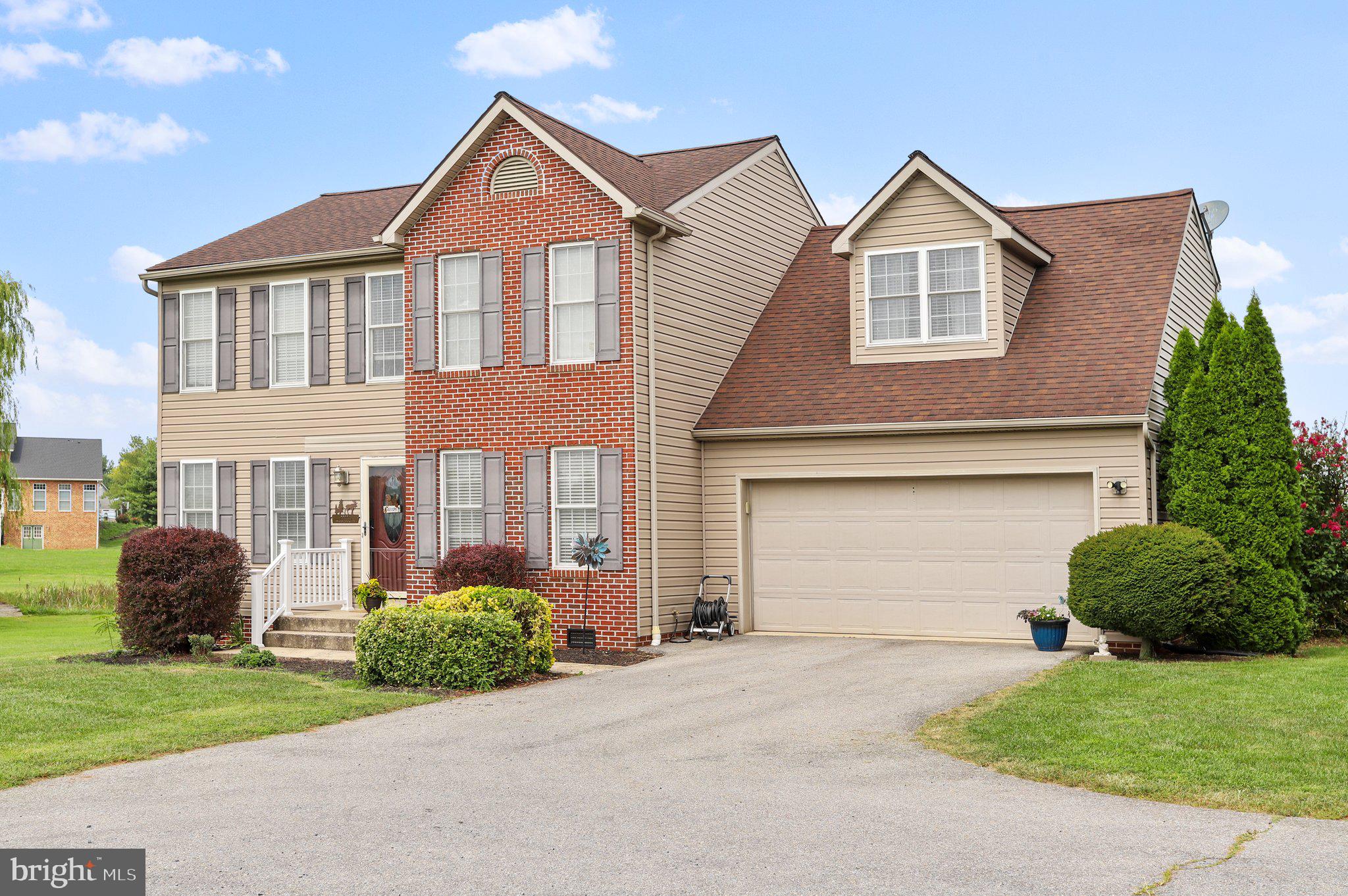 MAUGANS MEADOWS - Residential