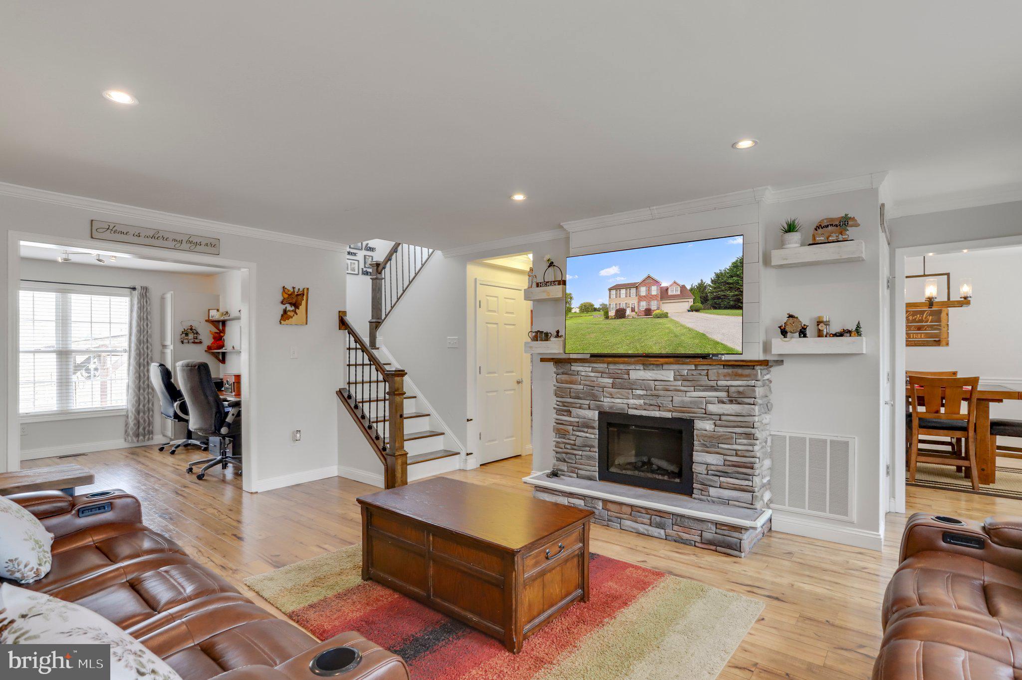 MAUGANS MEADOWS - Residential