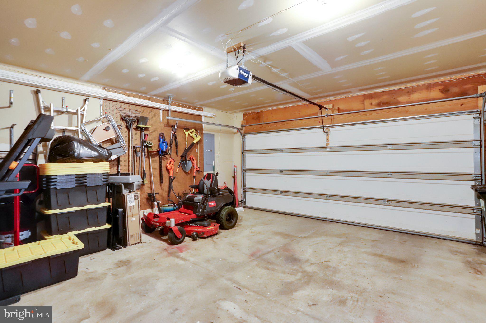 MAUGANS MEADOWS - Residential