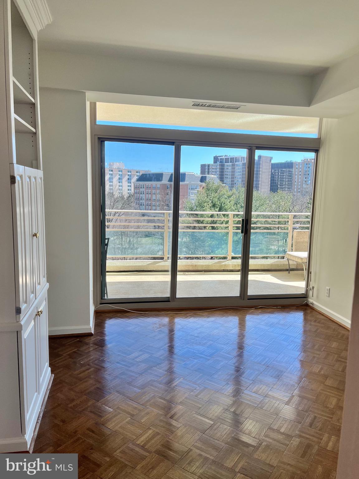 SOMERSET HOUSE - Residential