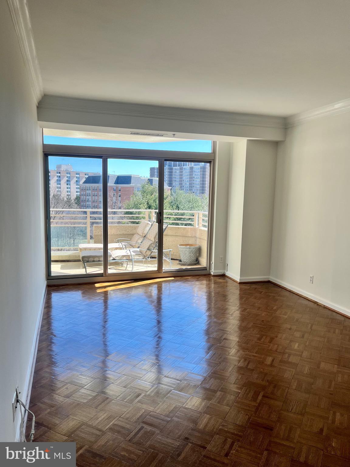 SOMERSET HOUSE - Residential