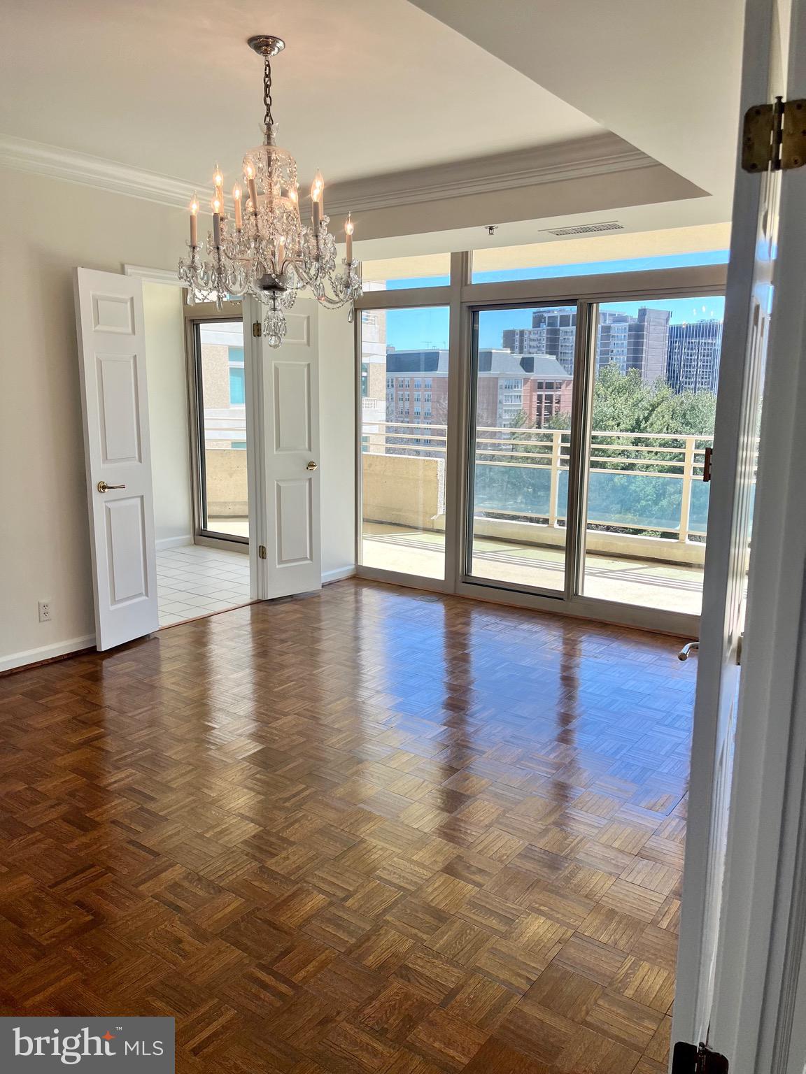 SOMERSET HOUSE - Residential