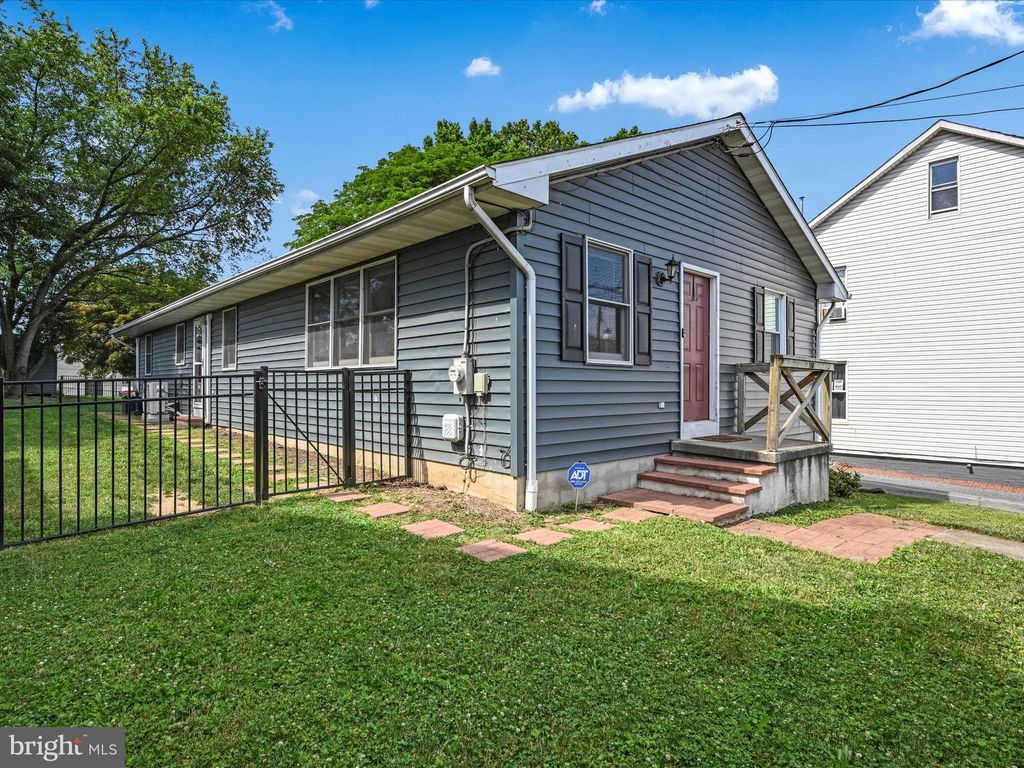 Photo of 530 Manor Street, Columbia, PA 17512 (MLS # PALA2052484)