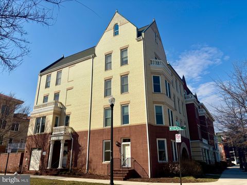 738 MCKENZIE AVENUE ALEXANDRIA VA 22301