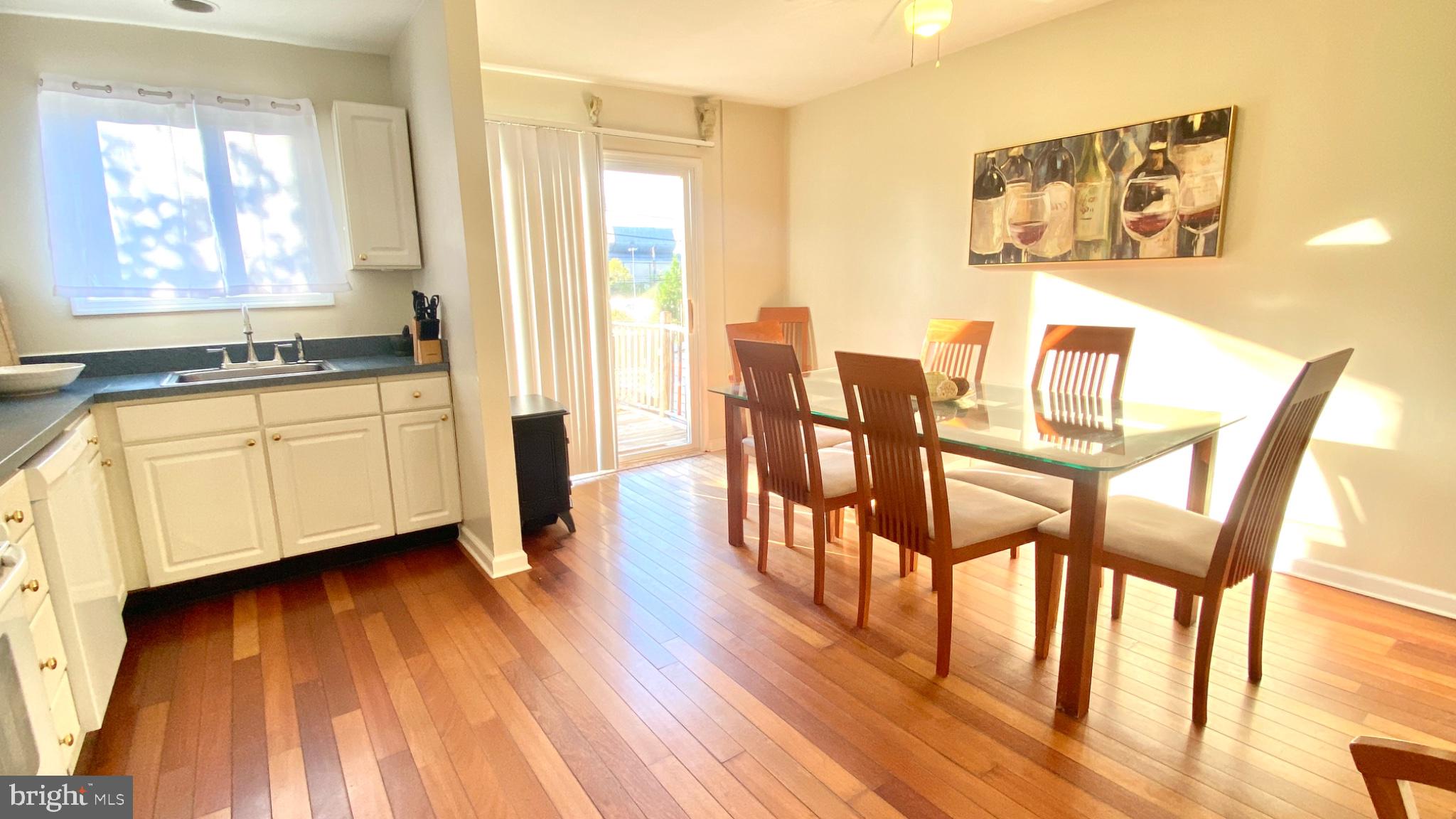 1004 IRIS AVENUE