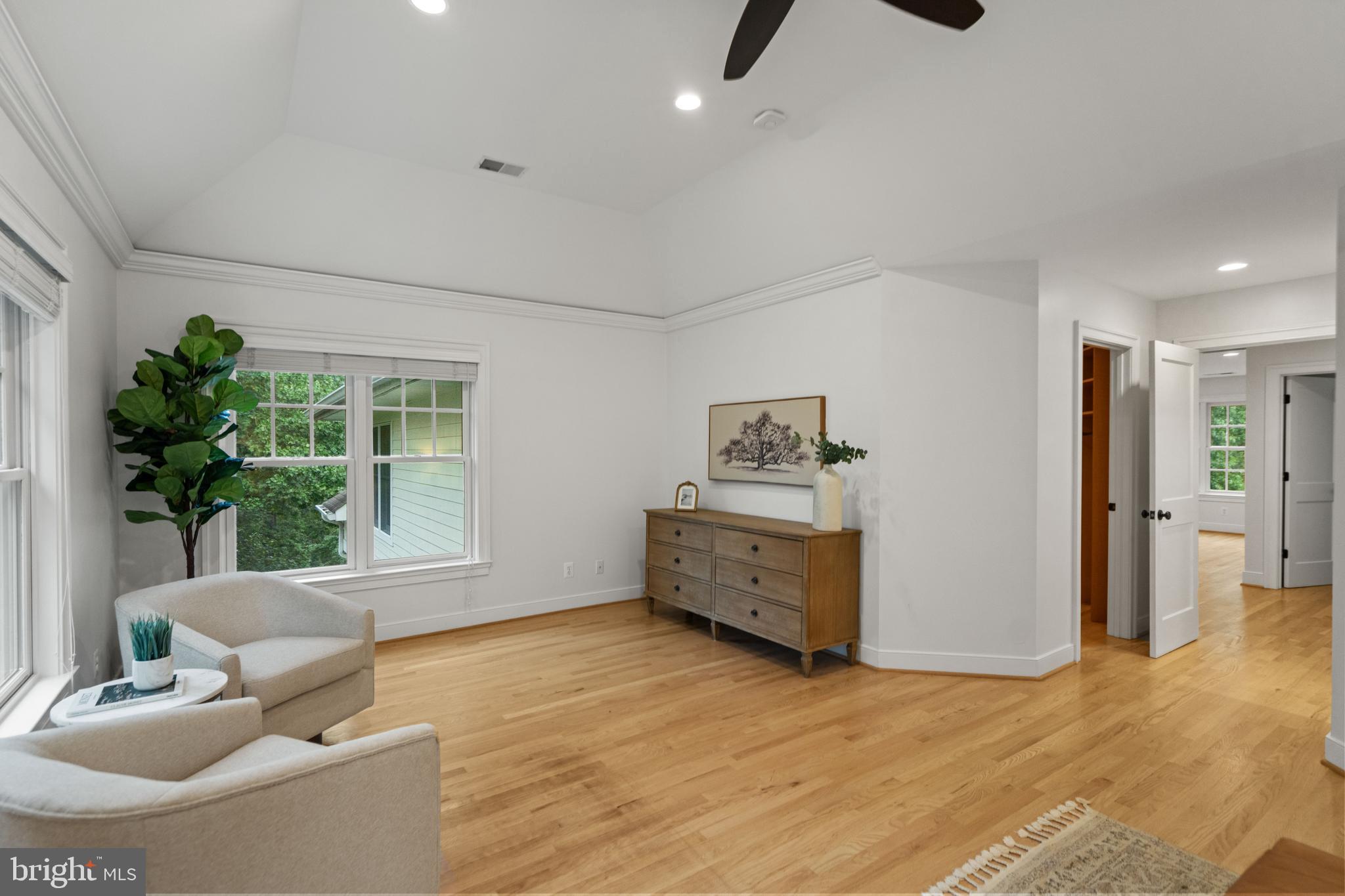 COUNTRY CLUB HILLS - Residential