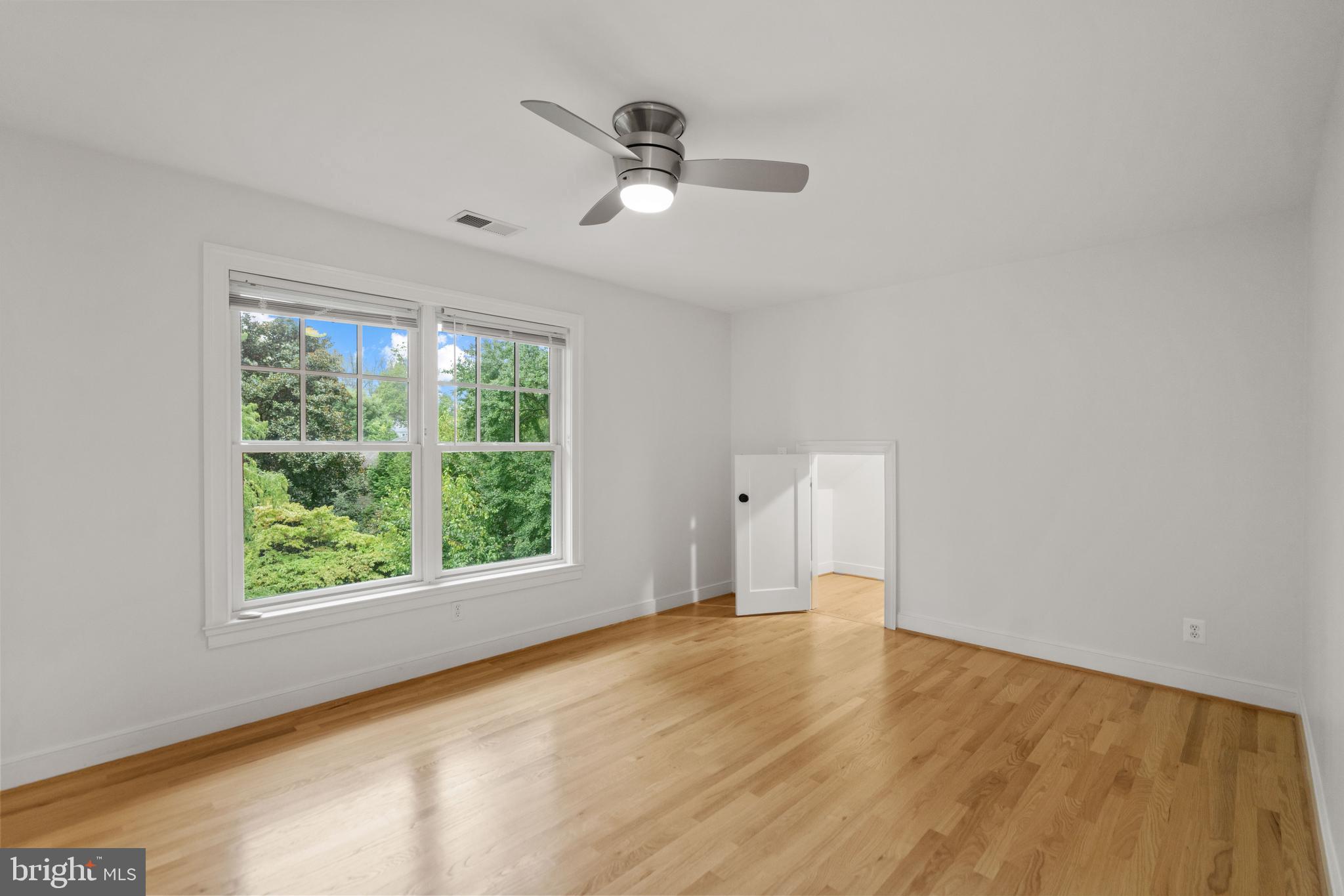 COUNTRY CLUB HILLS - Residential