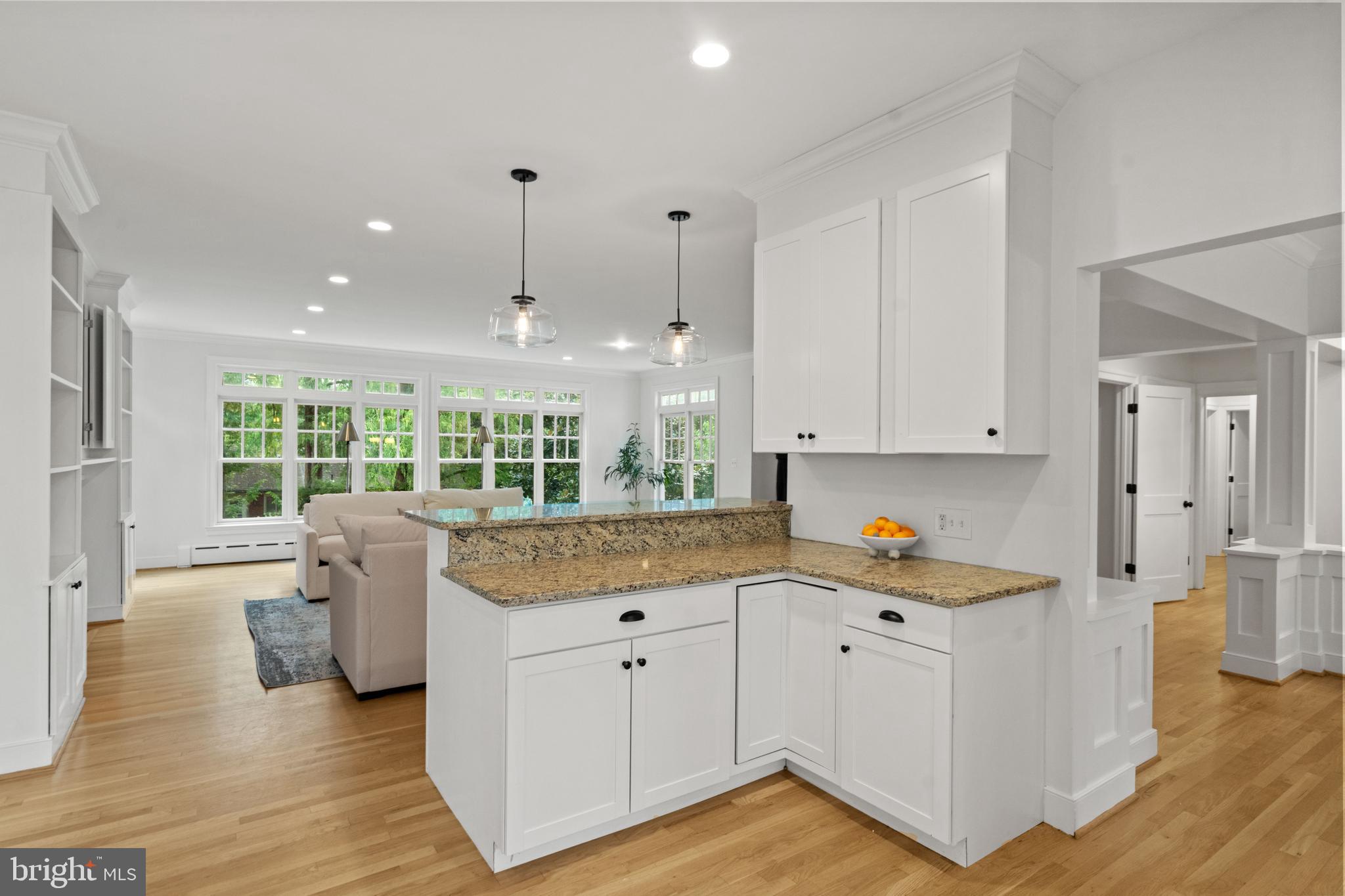 COUNTRY CLUB HILLS - Residential