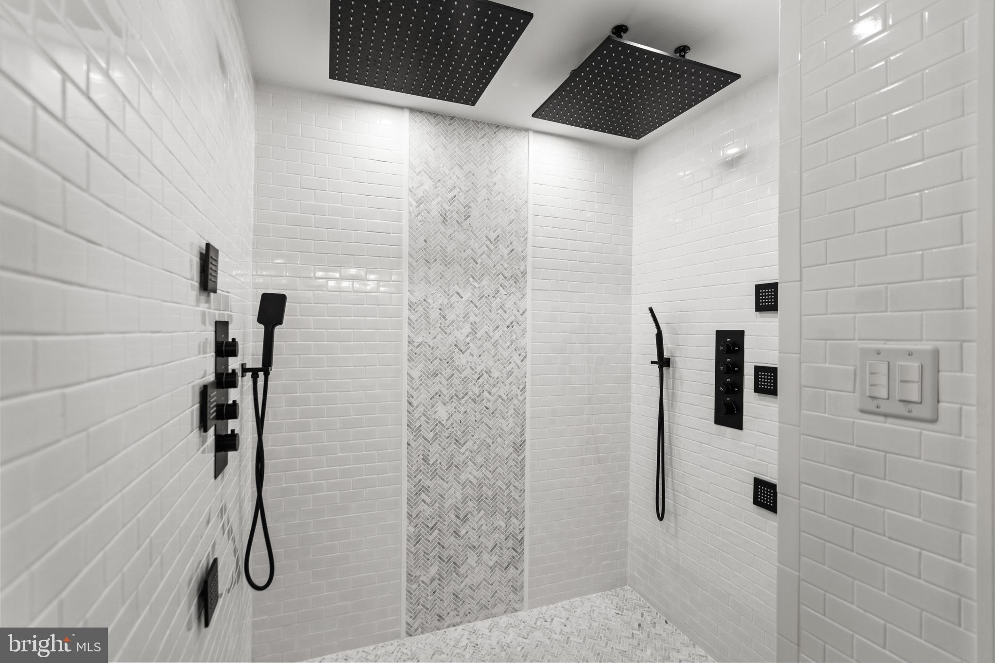 COUNTRY CLUB HILLS - Residential