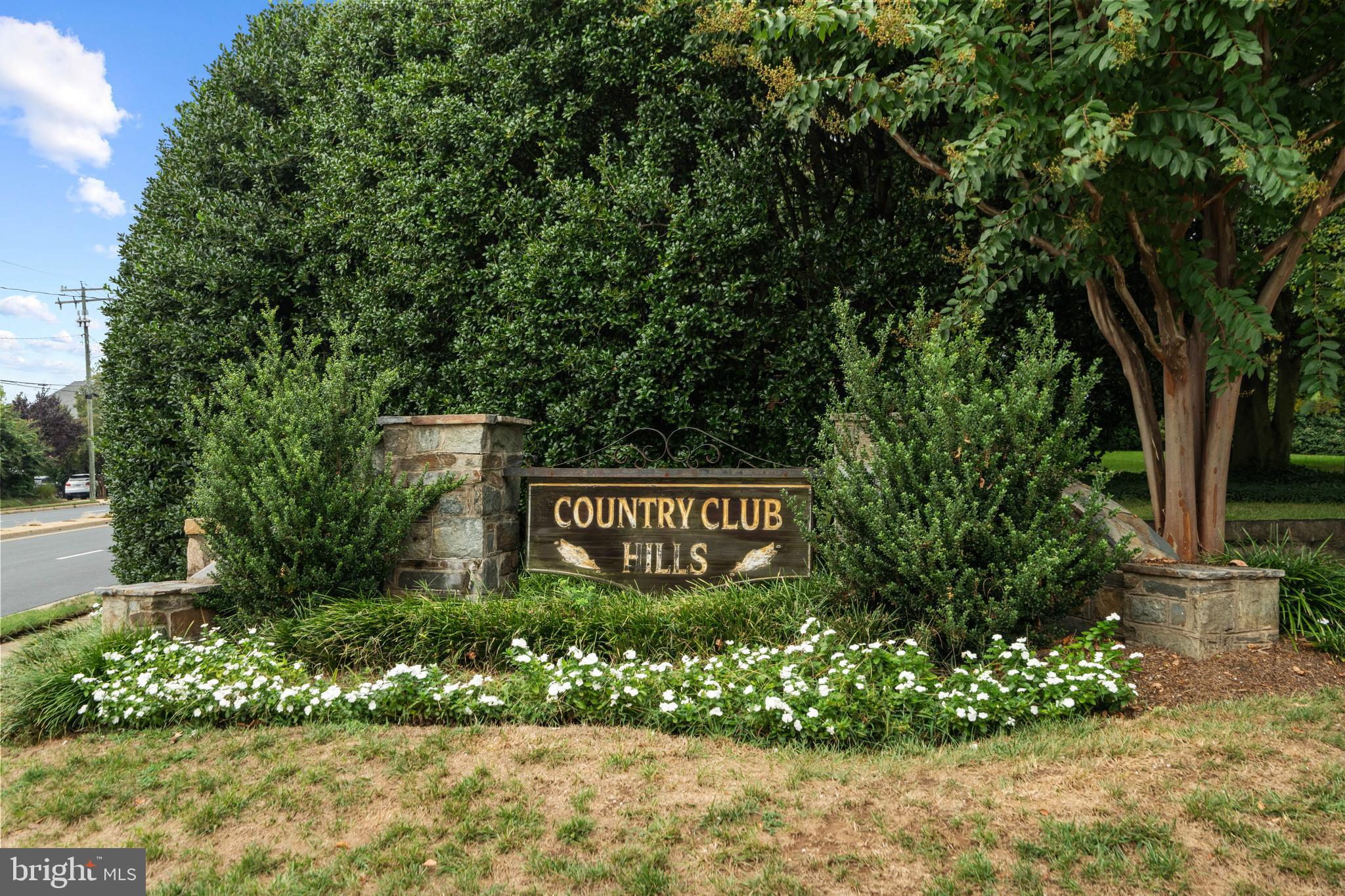 COUNTRY CLUB HILLS - Residential
